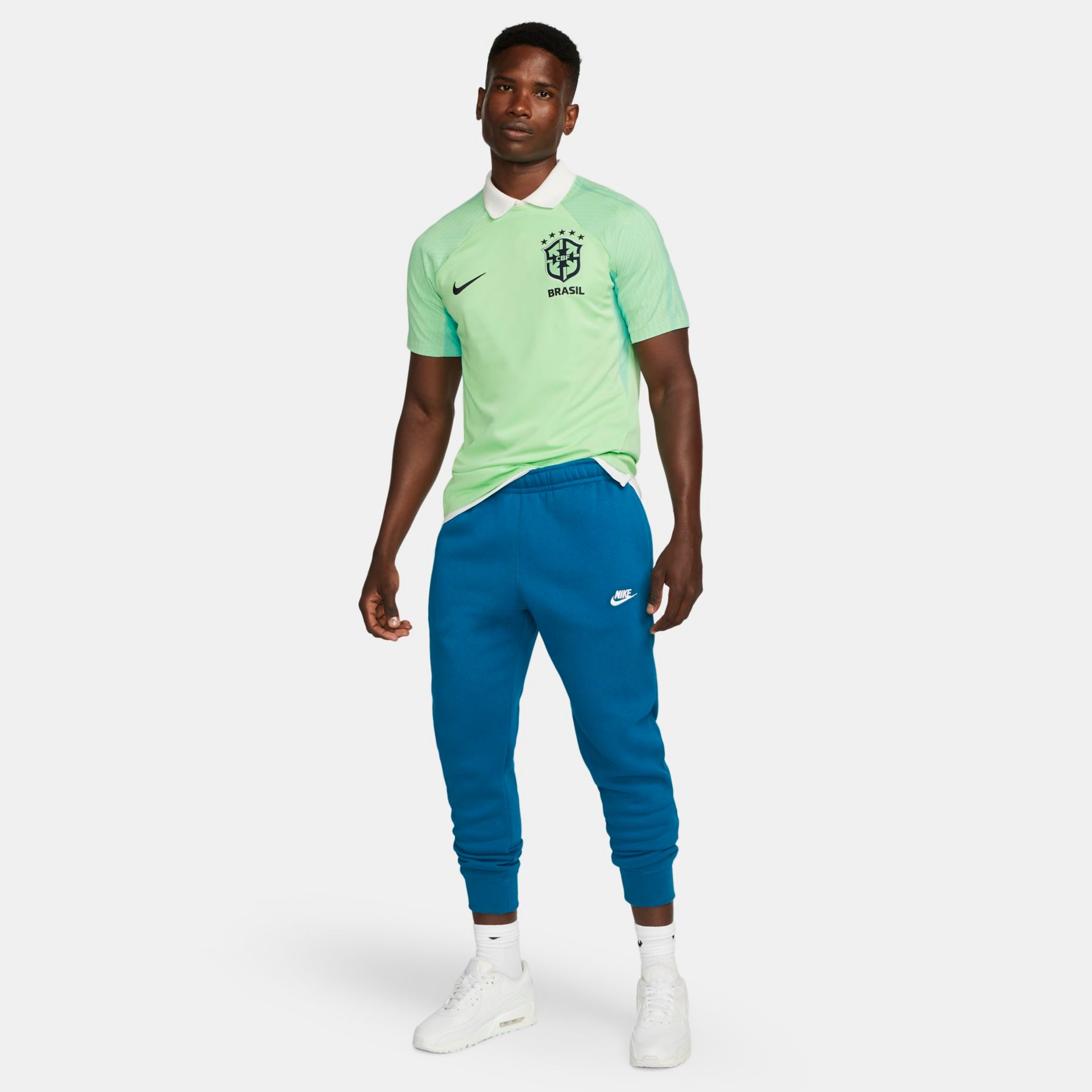 Camiseta Nike Brasil Strike Masculina - Foto 4