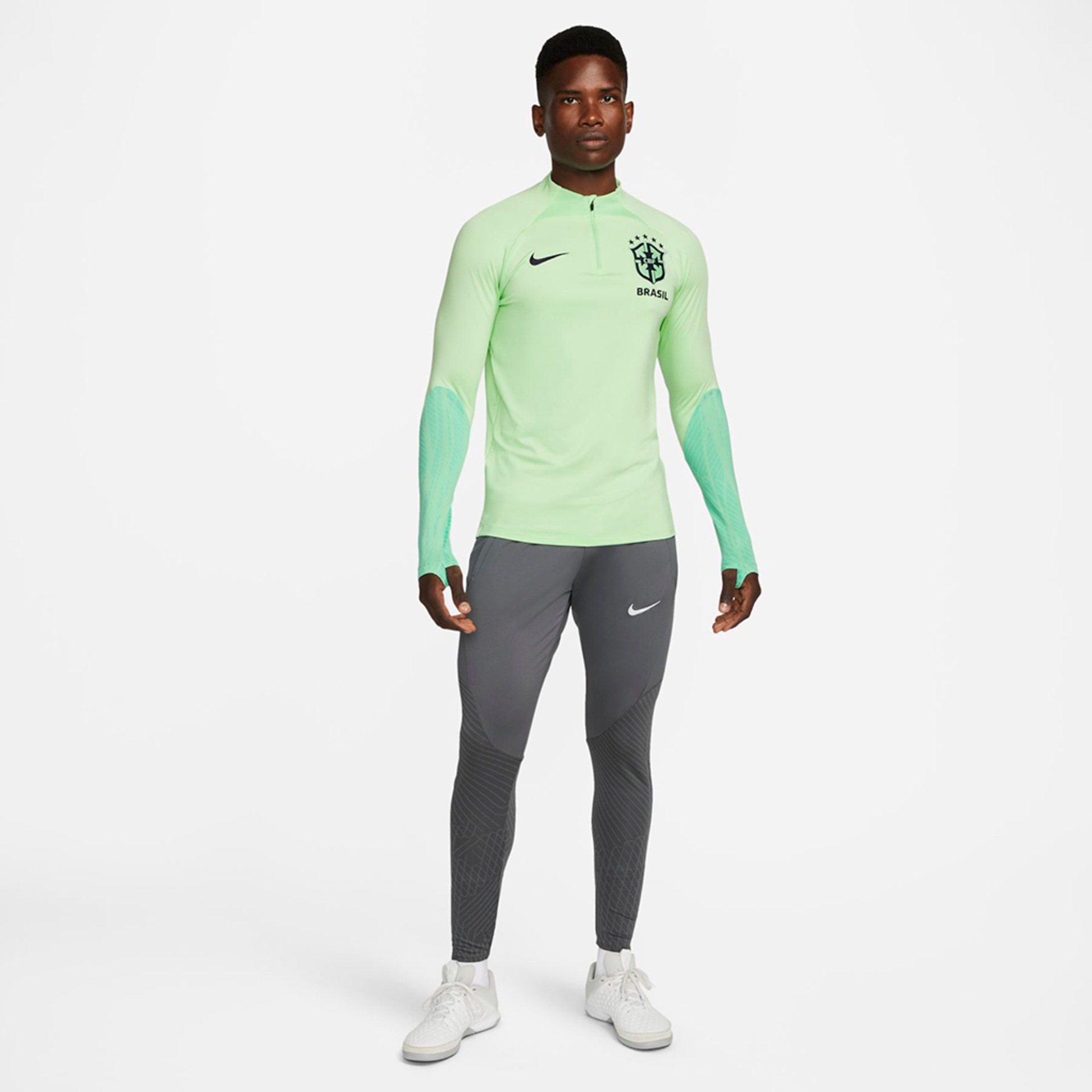 Camiseta Manga Longa Nike Brasil Strike Masculina - Foto 5