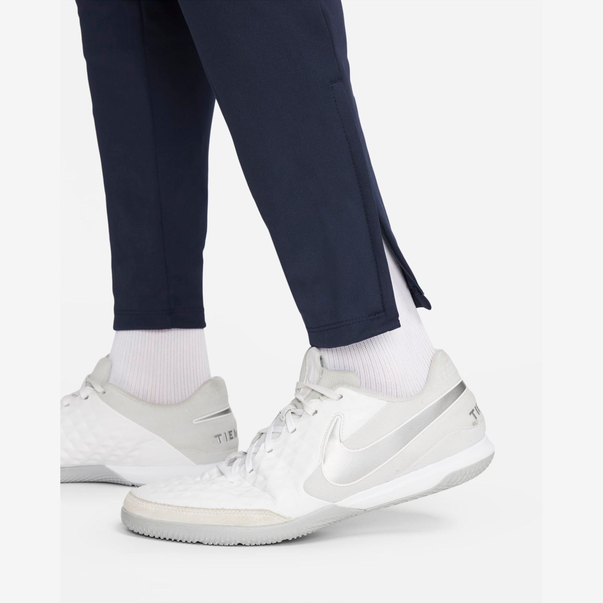 Calça Nike Brasil Academy Pro Masculina - Foto 6