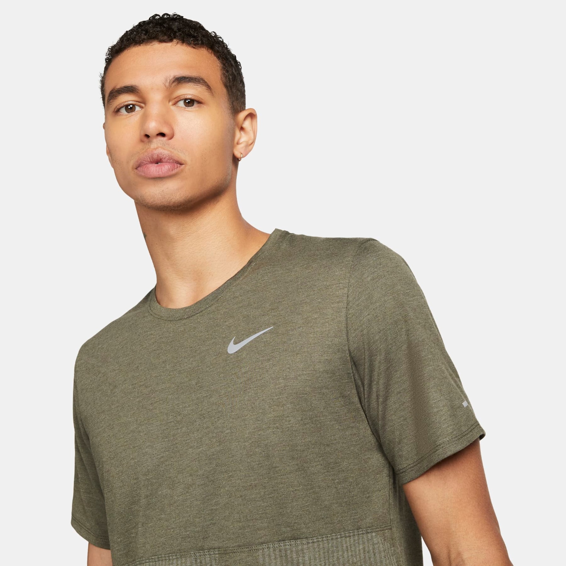 Camiseta Nike Dri-FIT Run Division Masculina - Foto 3