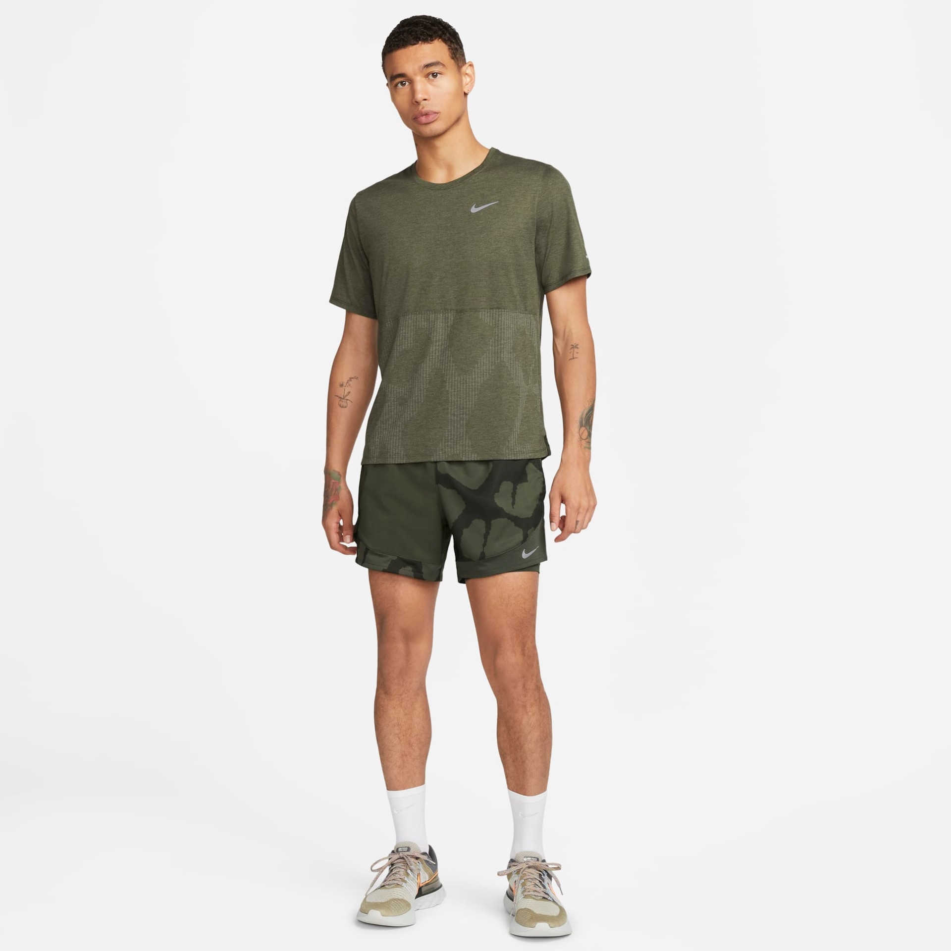 Camiseta Nike Dri-FIT Run Division Masculina - Foto 5