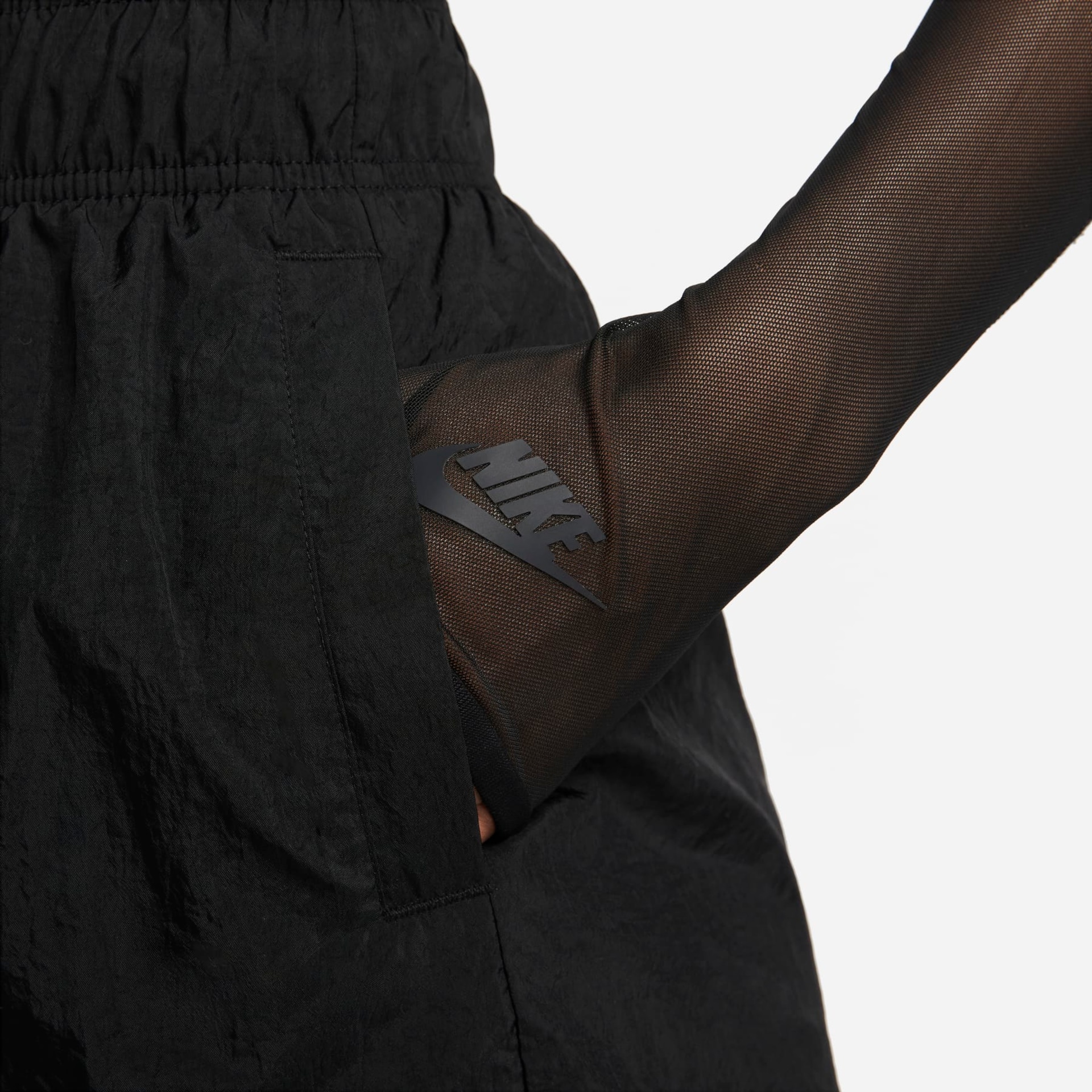 Shorts Nike Sportswear Woven Feminino - Foto 4