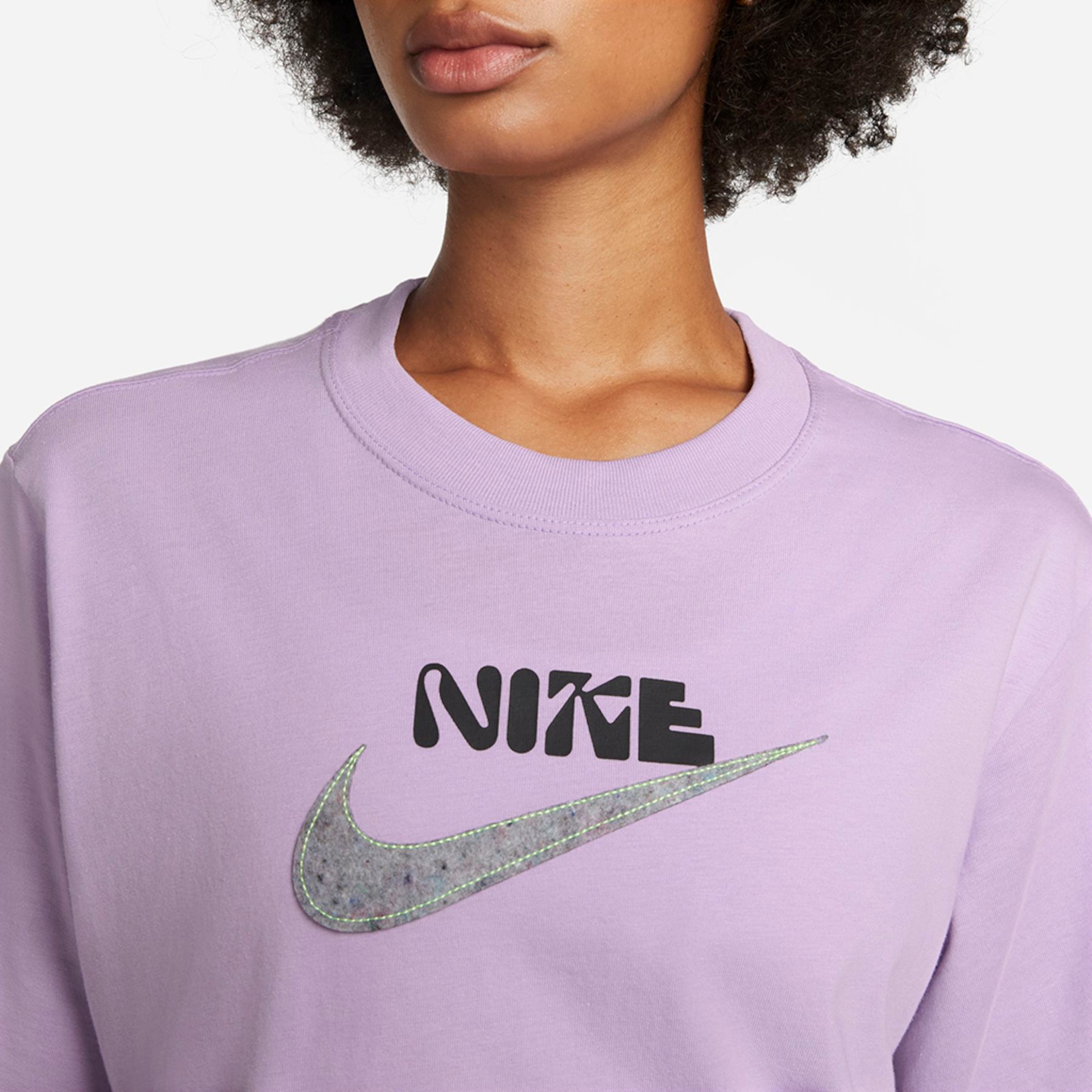 Camiseta Nike Sportswear Boxy Feminina - Foto 3