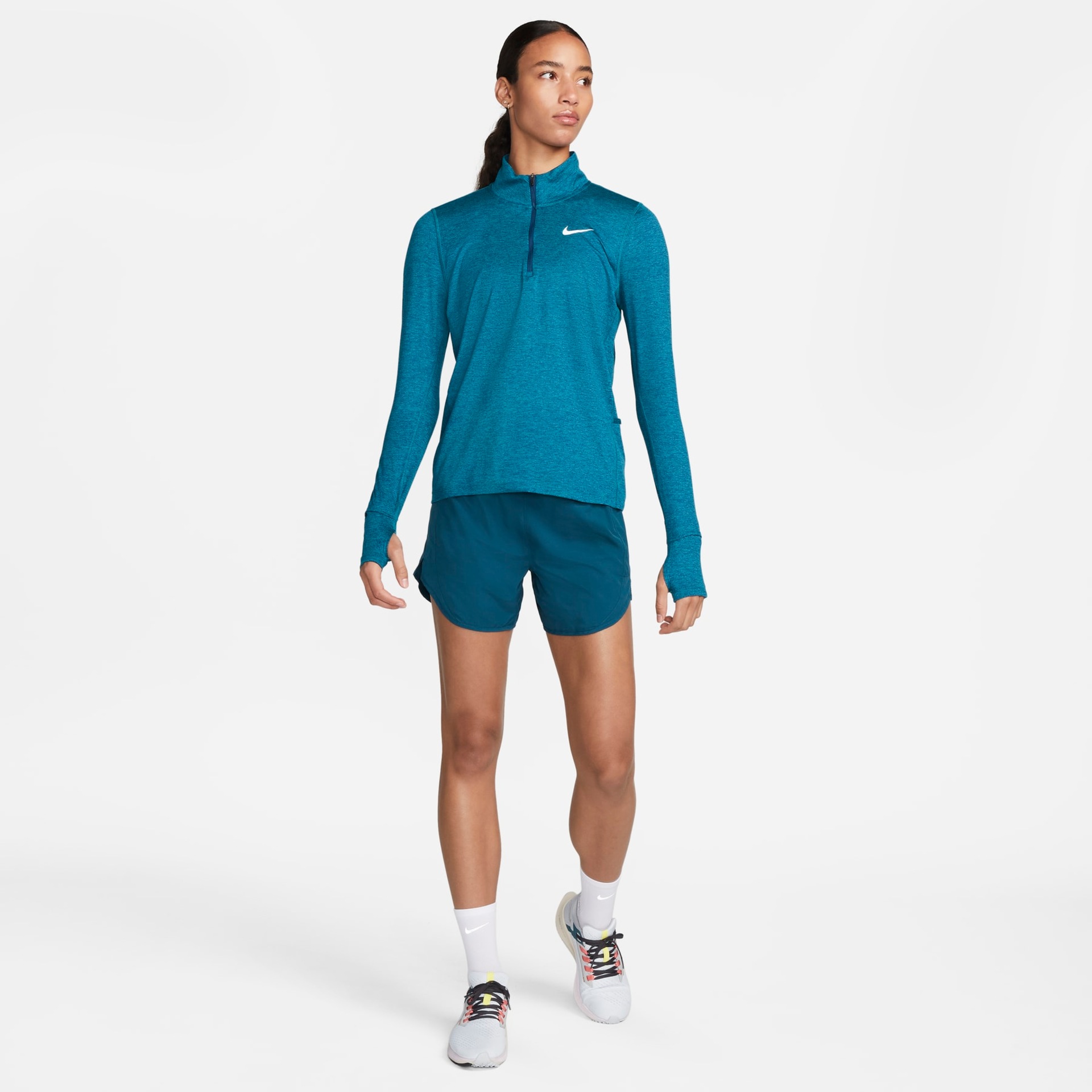 Shorts Nike Tempo Luxe Feminino - Foto 7