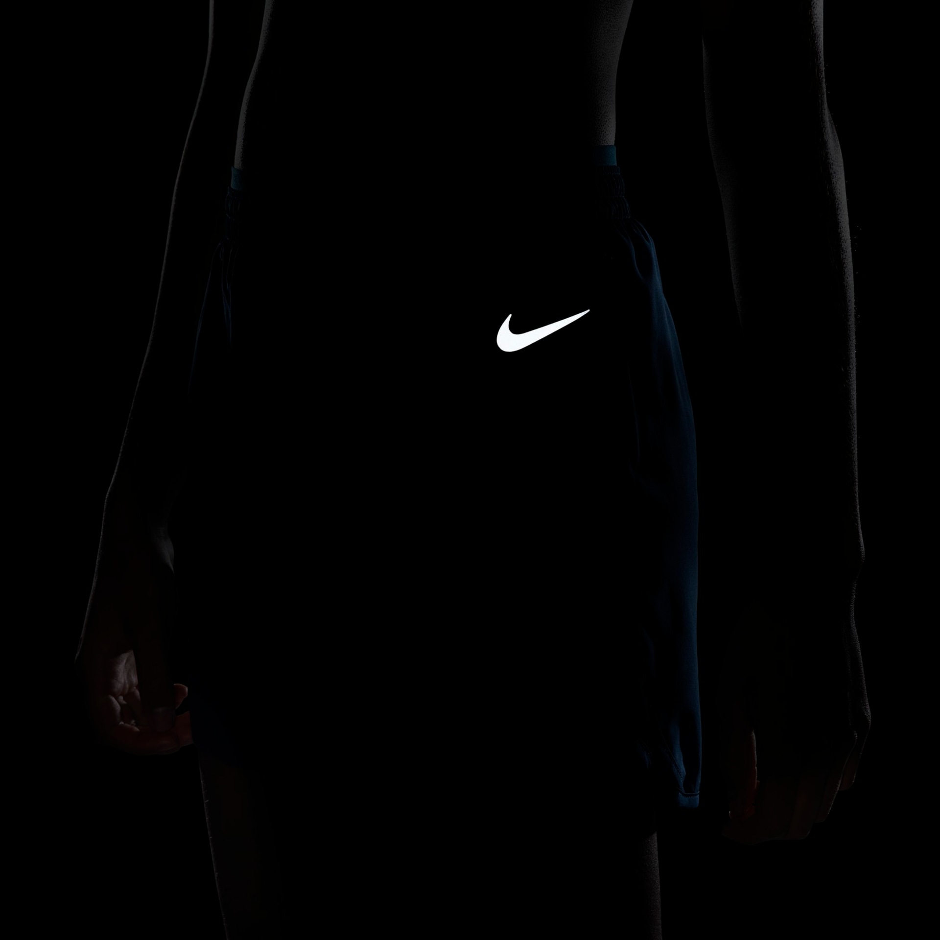 Shorts Nike Tempo Luxe Feminino - Foto 8