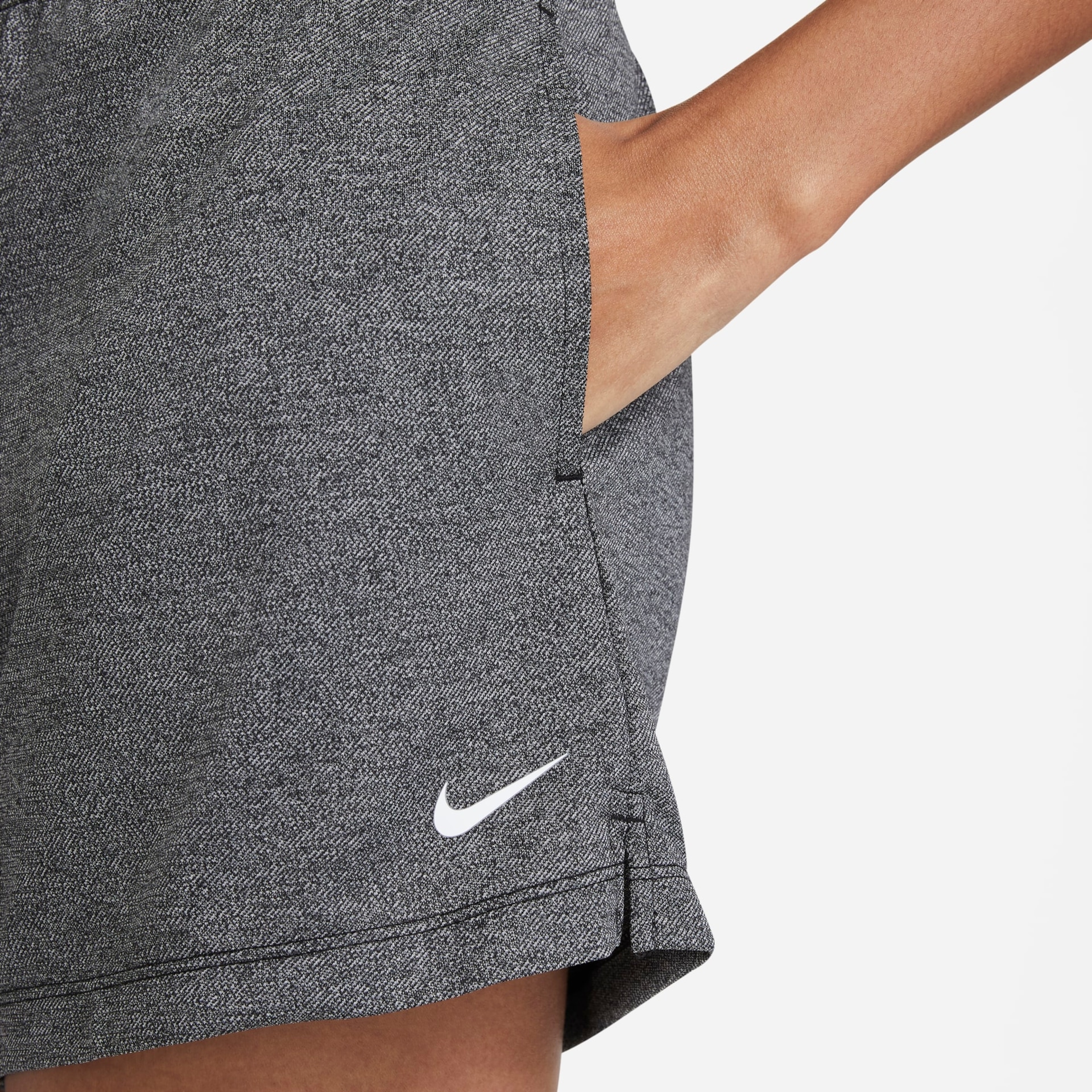 Shorts Nike Dri-FIT Attack Feminino - Foto 6