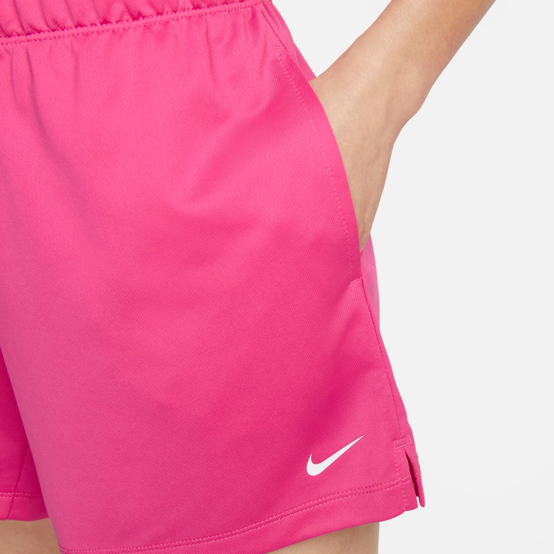 Shorts Nike Dri-FIT Attack Feminino - Foto 4