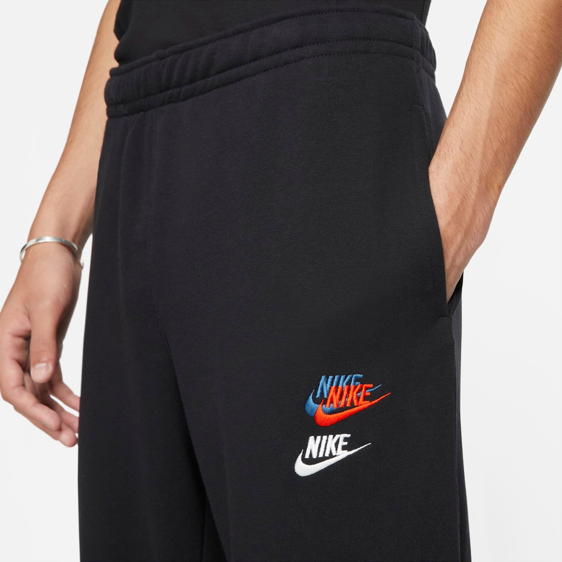 Calça Nike Sportswear Essentials+ Masculina - Foto 3