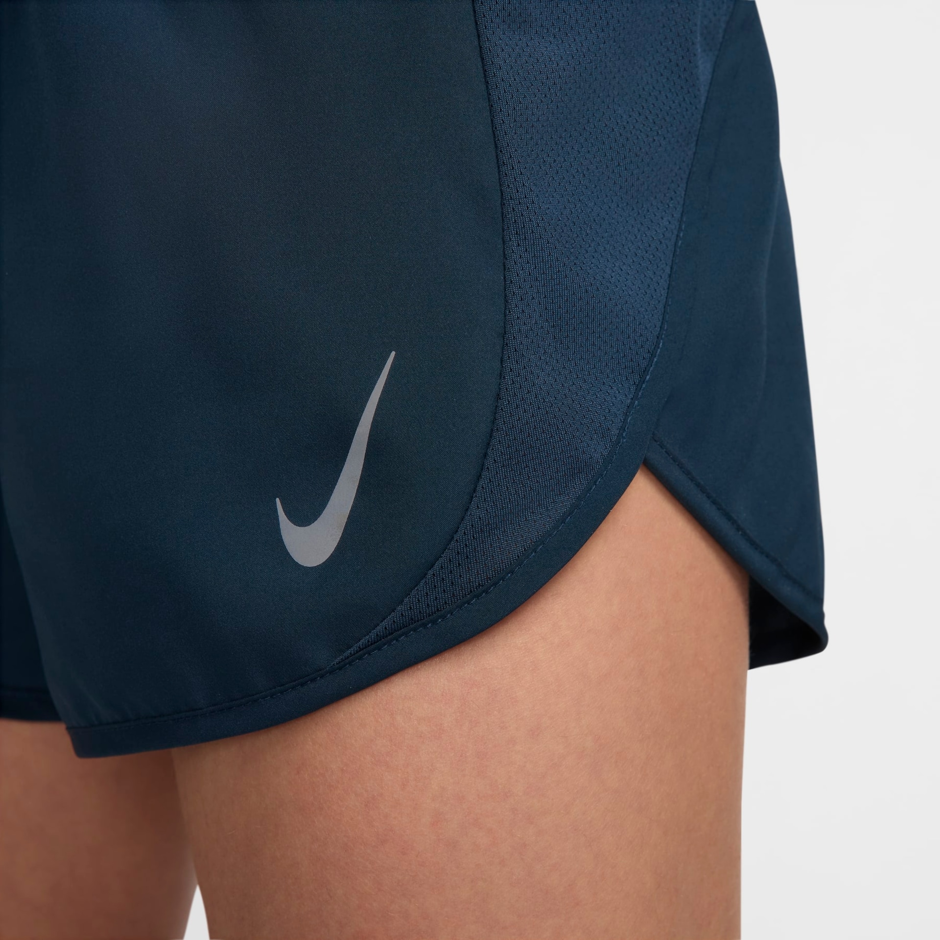 Shorts Nike Dri-FIT Tempo Race Feminino - Foto 7