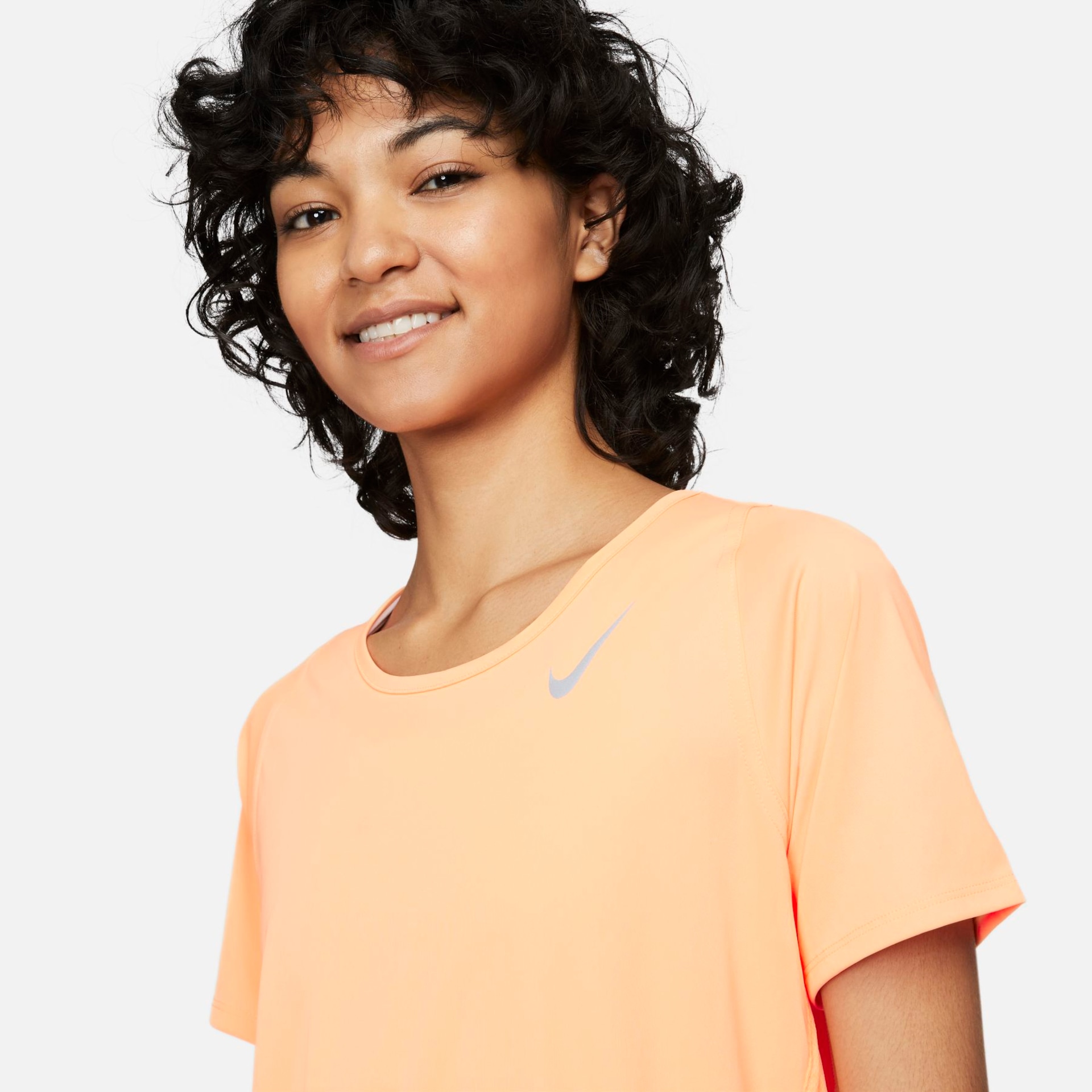 Camiseta Nike Dri-FIT Race Feminina - Foto 3