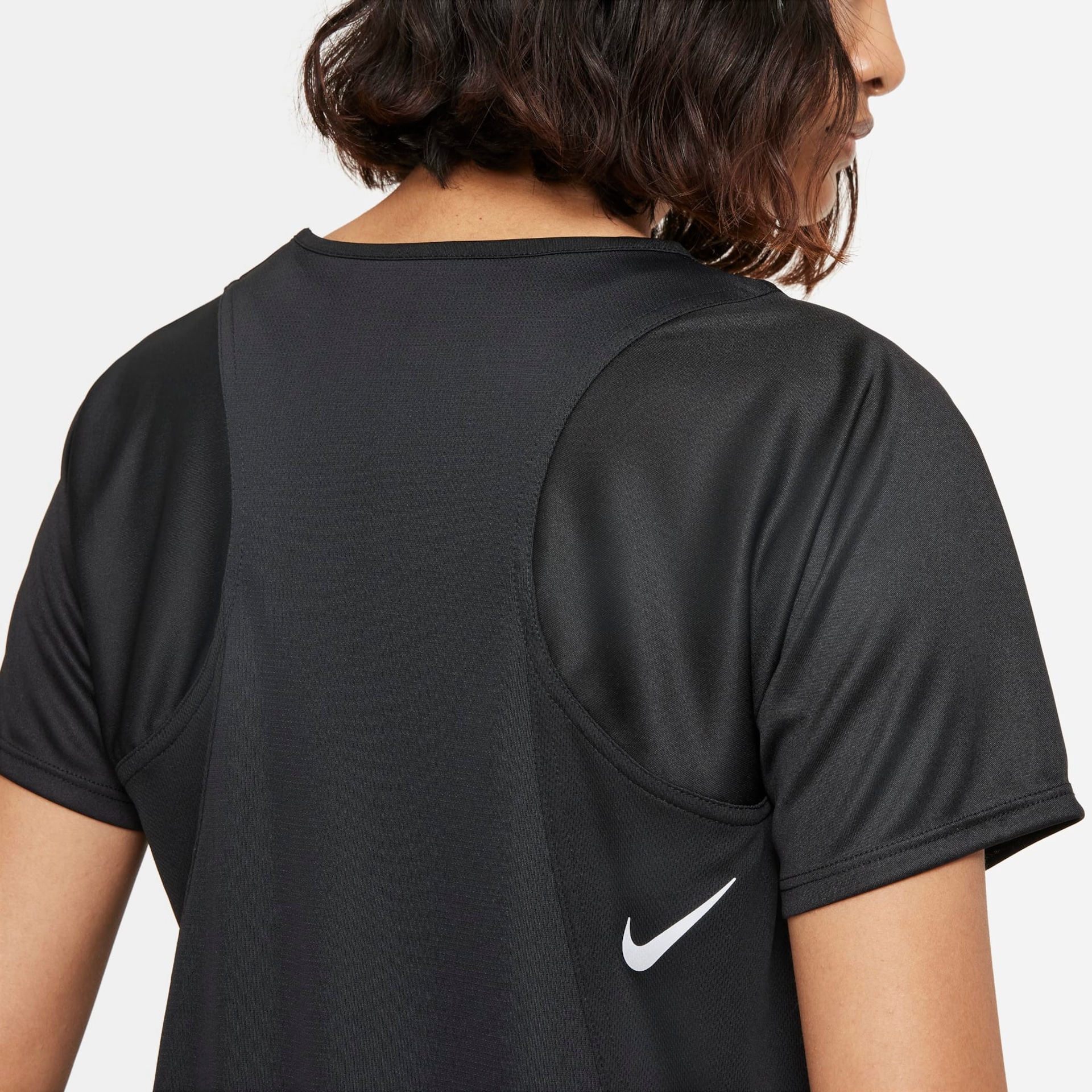 Camiseta Nike Dri-FIT Race Feminina - Foto 5