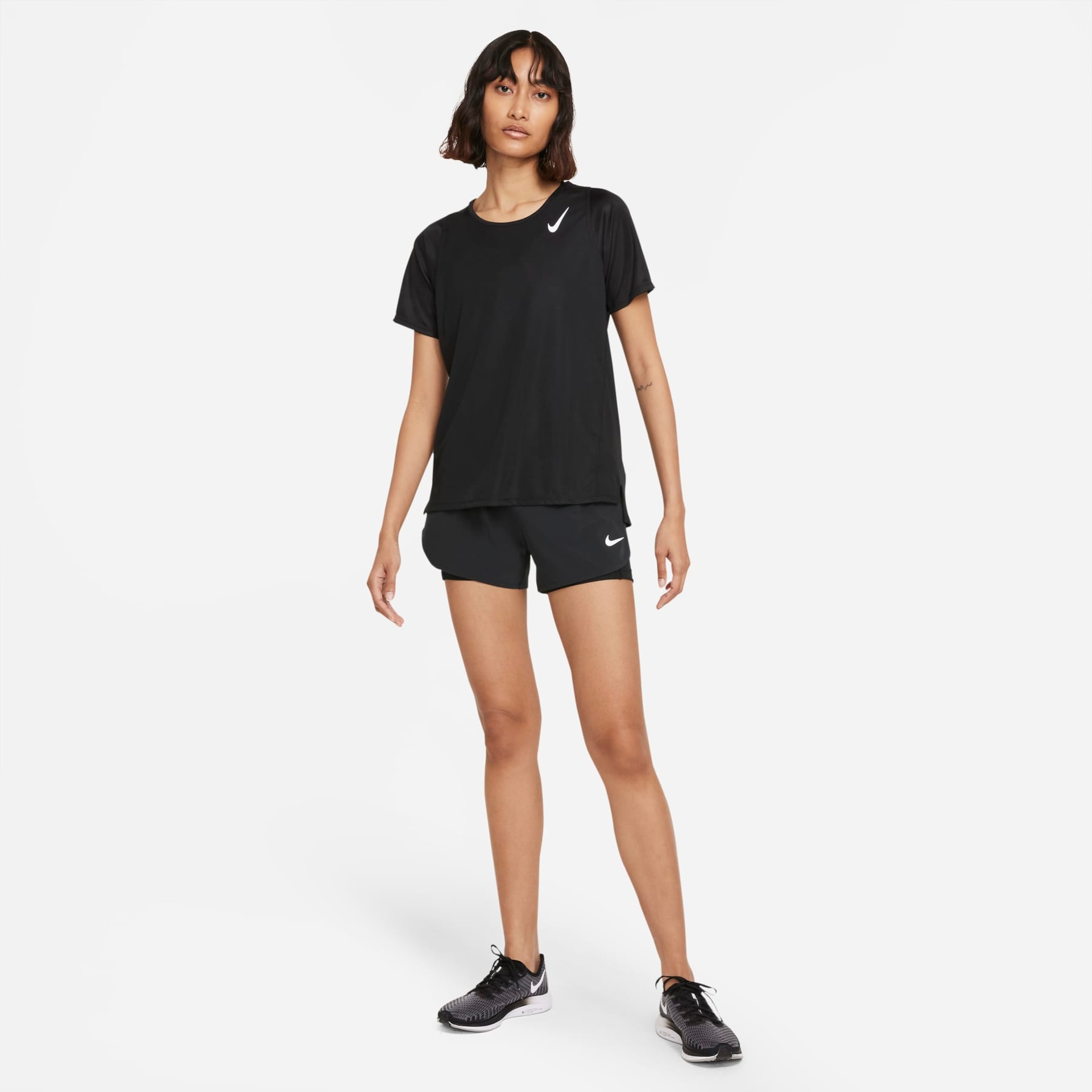 Camiseta Nike Dri-FIT Race Feminina - Foto 6