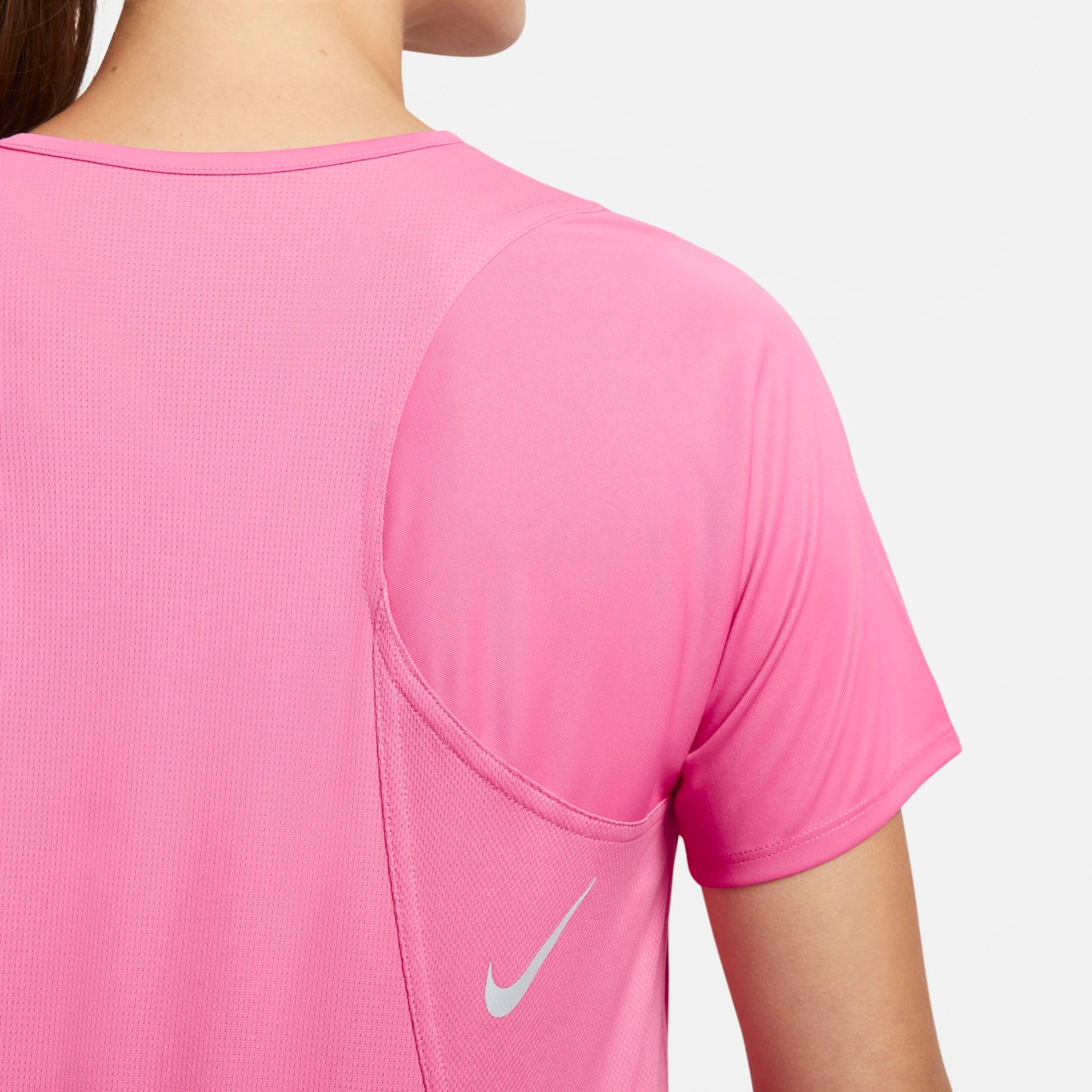 Camiseta Nike Dri-FIT Race Feminina - Foto 5