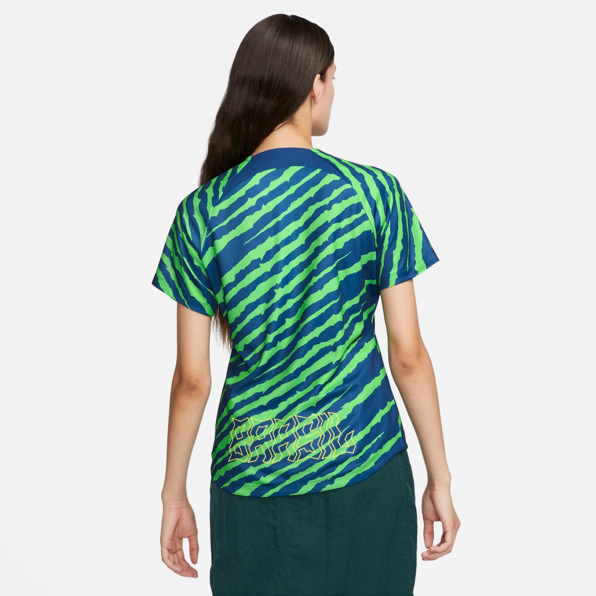 Camiseta Nike Brasil Pré-Jogo Feminina - Foto 2