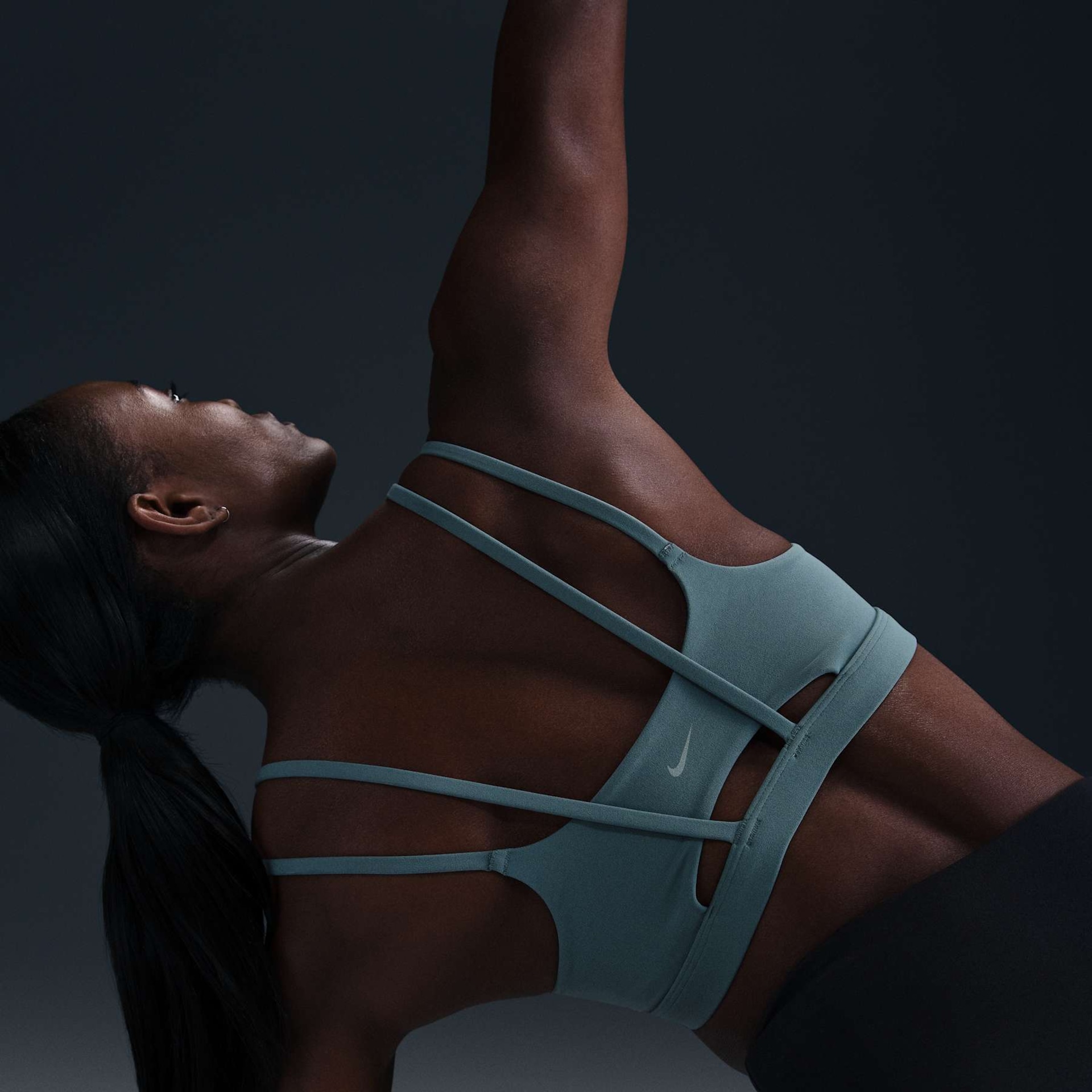 Top Nike Dri-FIT Alate Trace Feminino - Foto 2