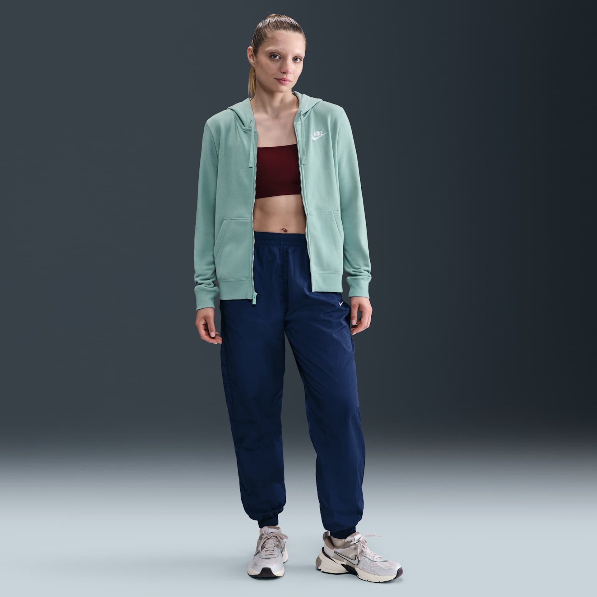 Jaqueta Nike Sportswear Club Fleece Feminina - Foto 4