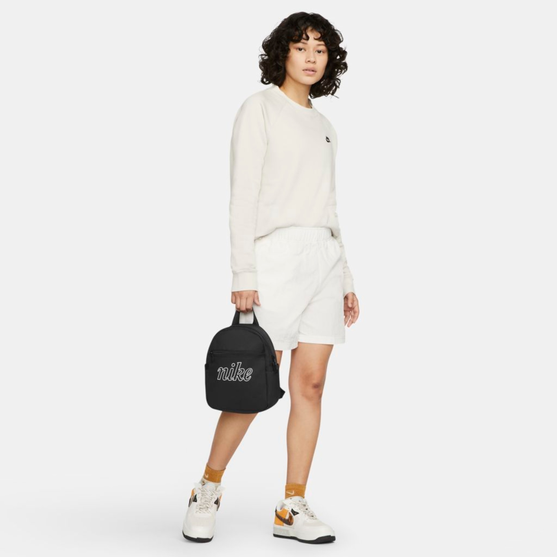 Mochila Nike Sportswear Futura 365 Feminina - Foto 8