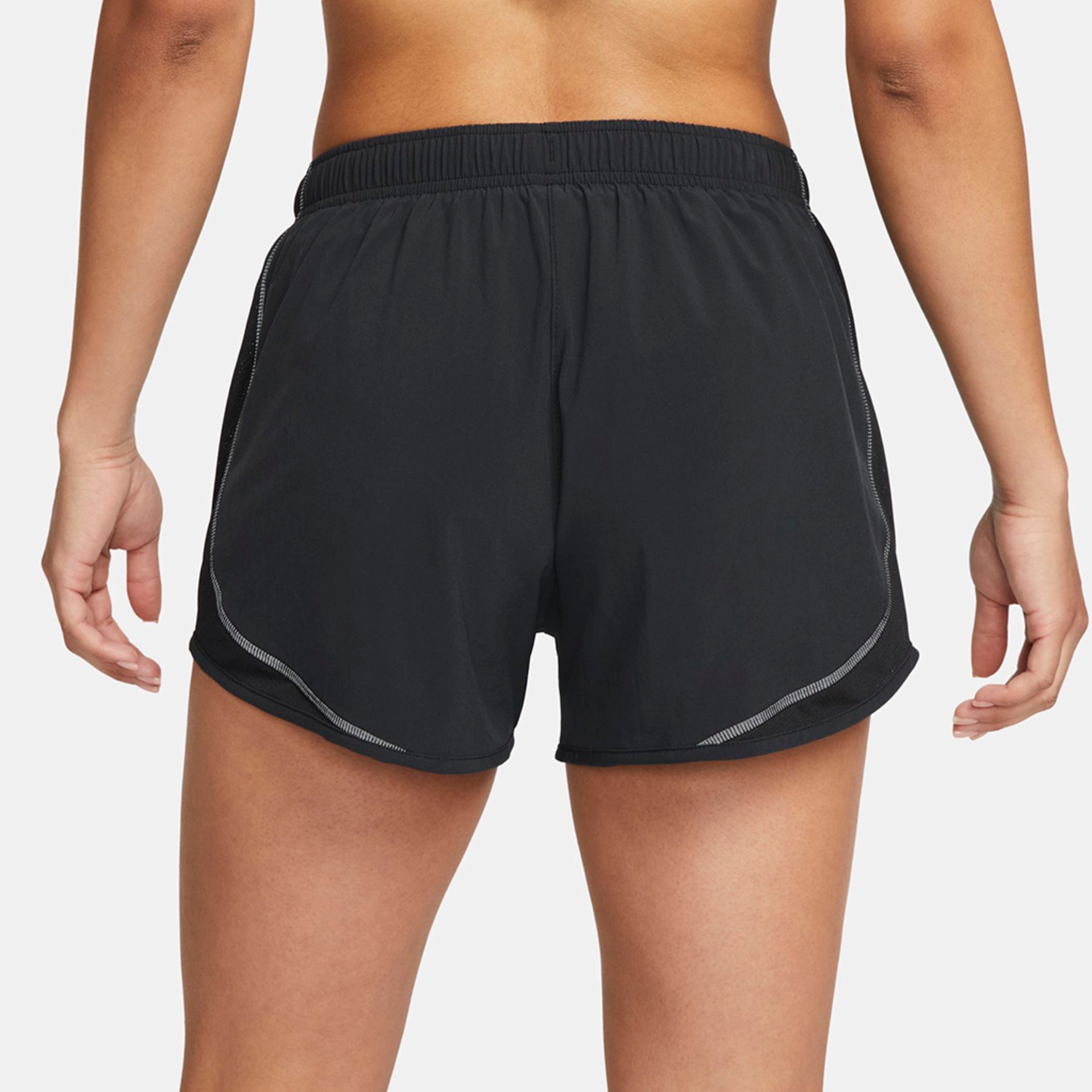 Shorts Nike Dri-FIT Run Division Tempo Luxe Feminino - Foto 3