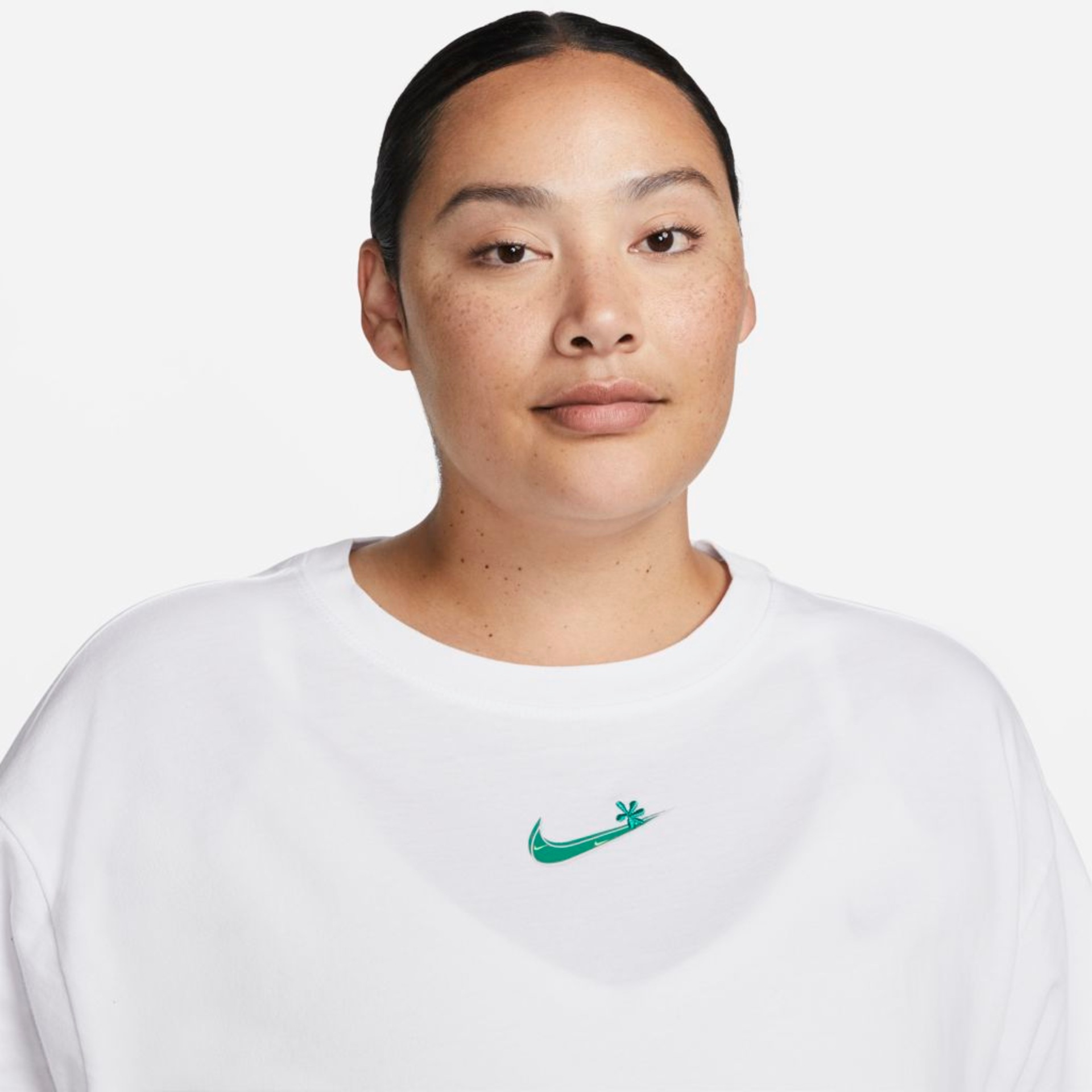 Plus Size - Camiseta Nike Sportswear Fiber Feminina - Foto 3