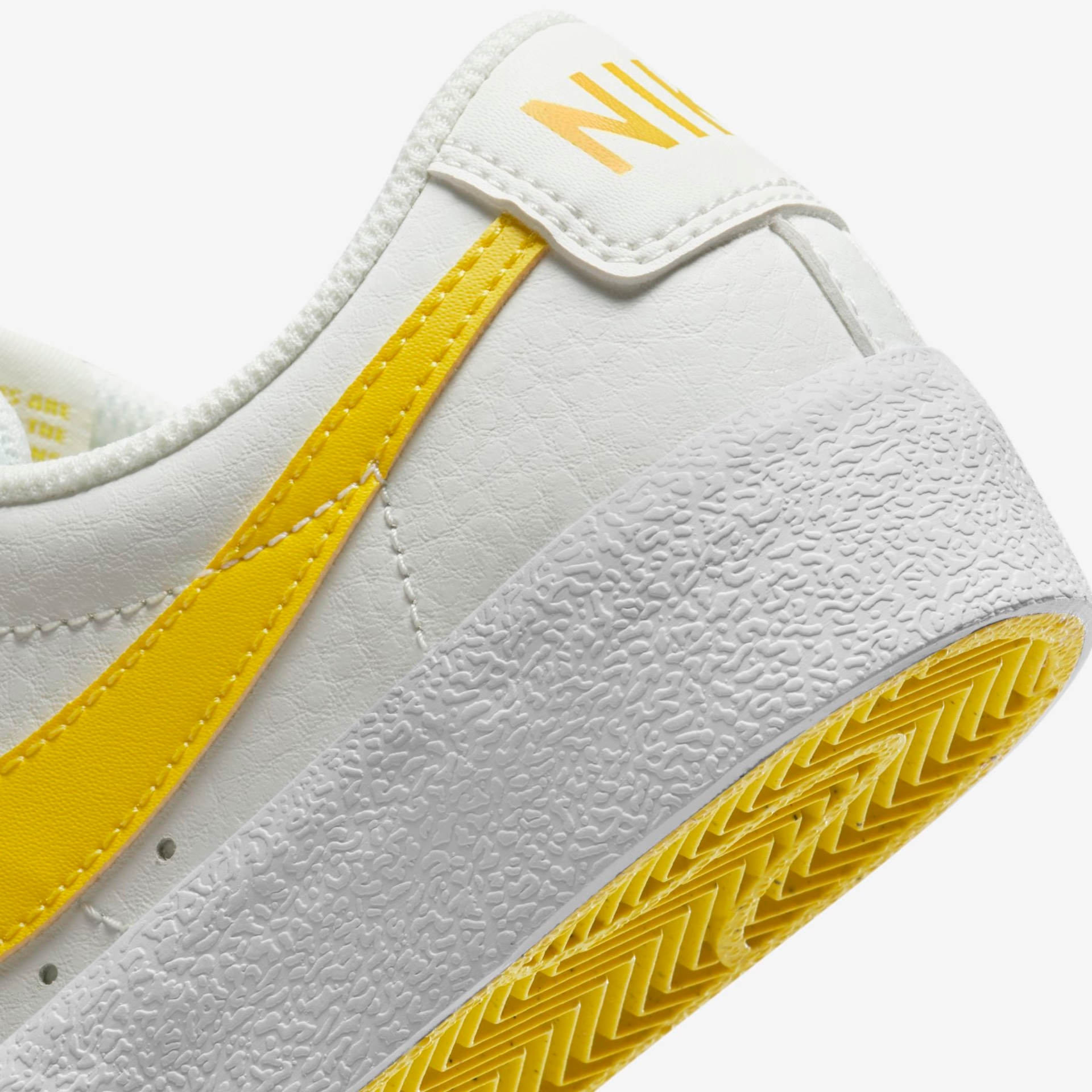 Tênis Nike Blazer Low '77 Infantil - Foto 8