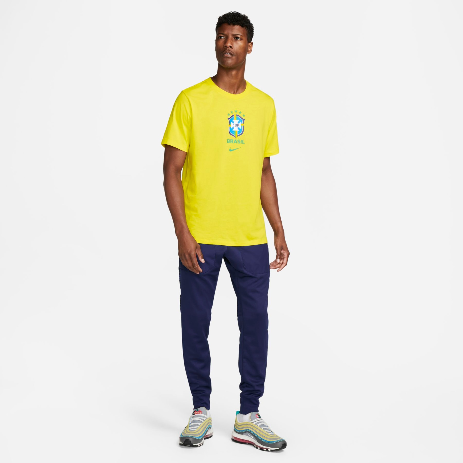 Camiseta Nike Brasil Crest Masculina - Foto 4