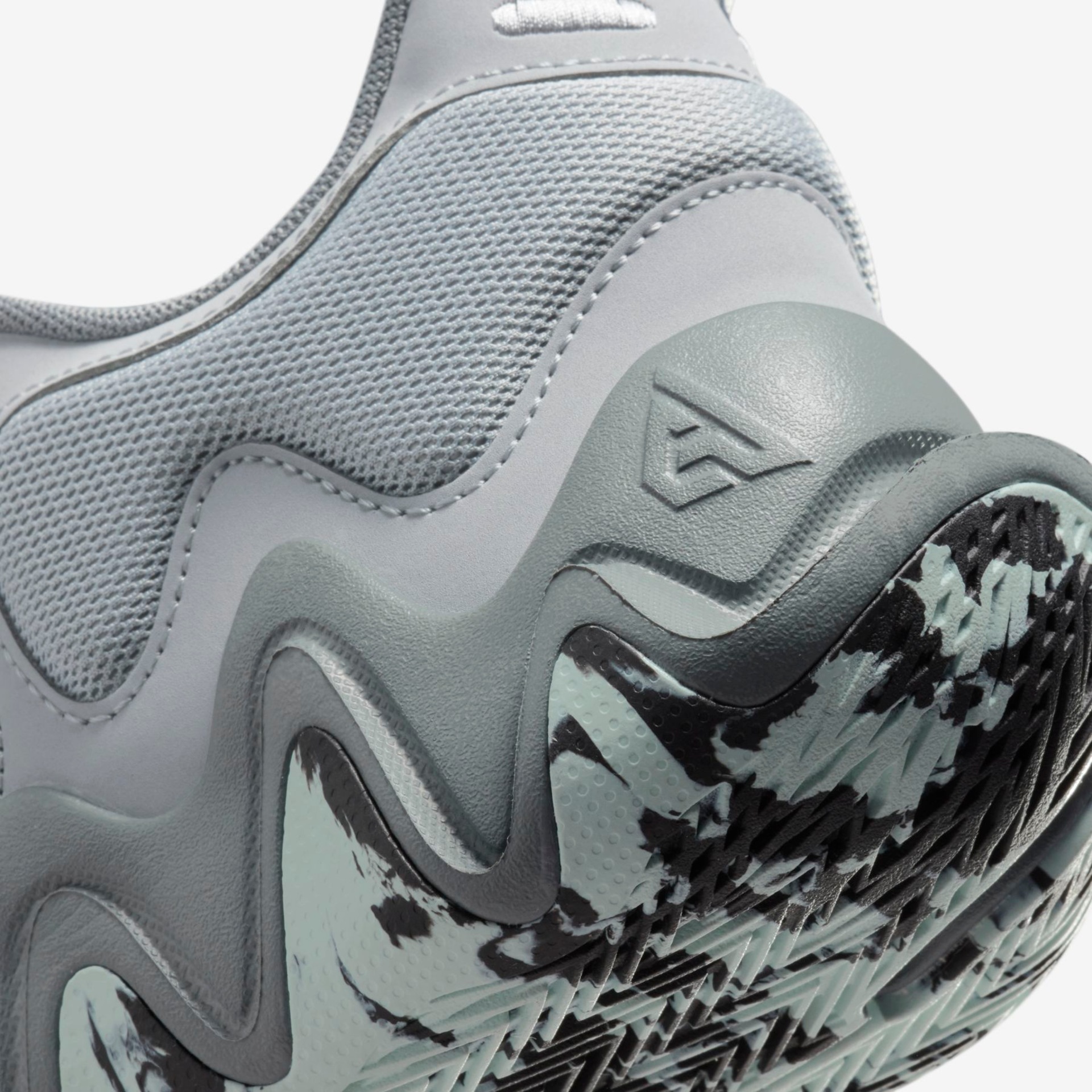 Tênis Nike Giannis Immortality 2 Masculino - Foto 8