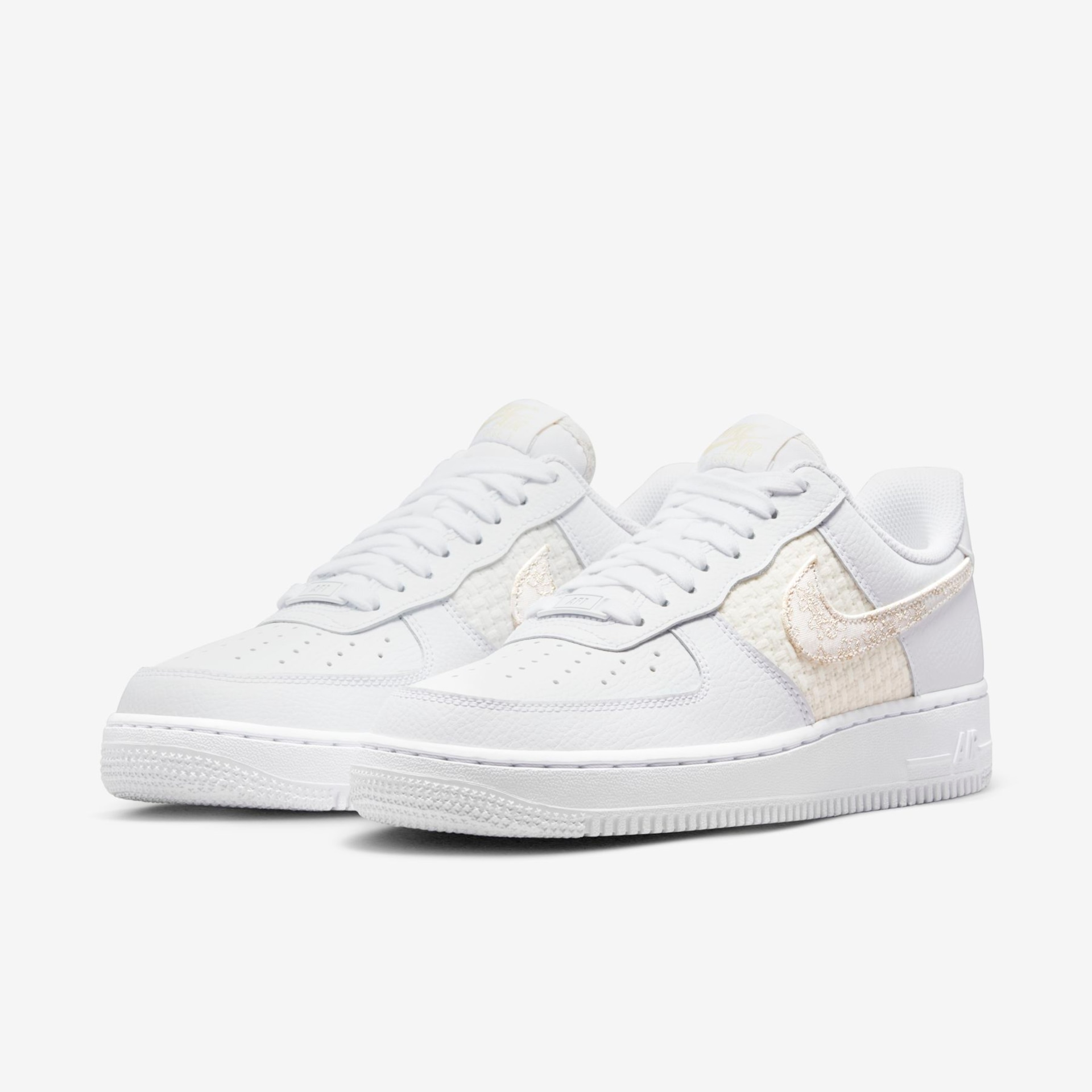 Tênis Nike Air Force 1"07 SE Feminino - Foto 5