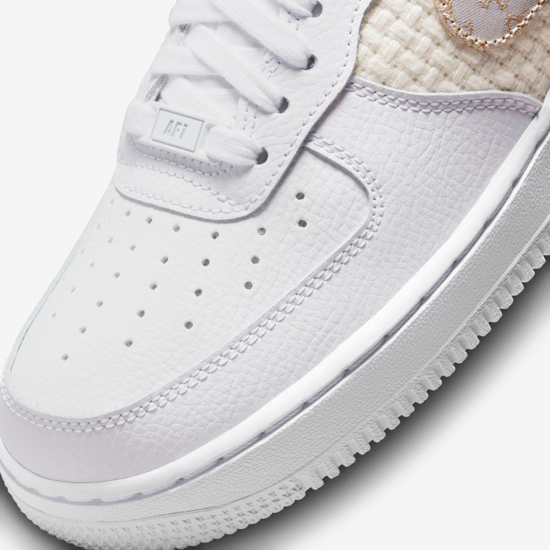Tênis Nike Air Force 1"07 SE Feminino - Foto 7