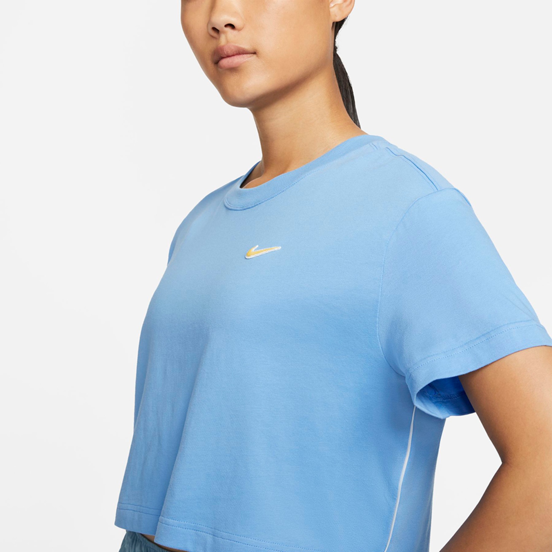 Camiseta Nike Sportswear Crop Feminina - Foto 5