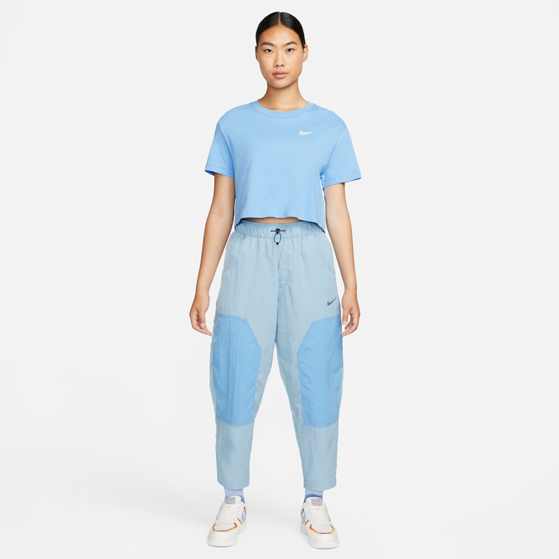 Camiseta Nike Sportswear Crop Feminina - Foto 6