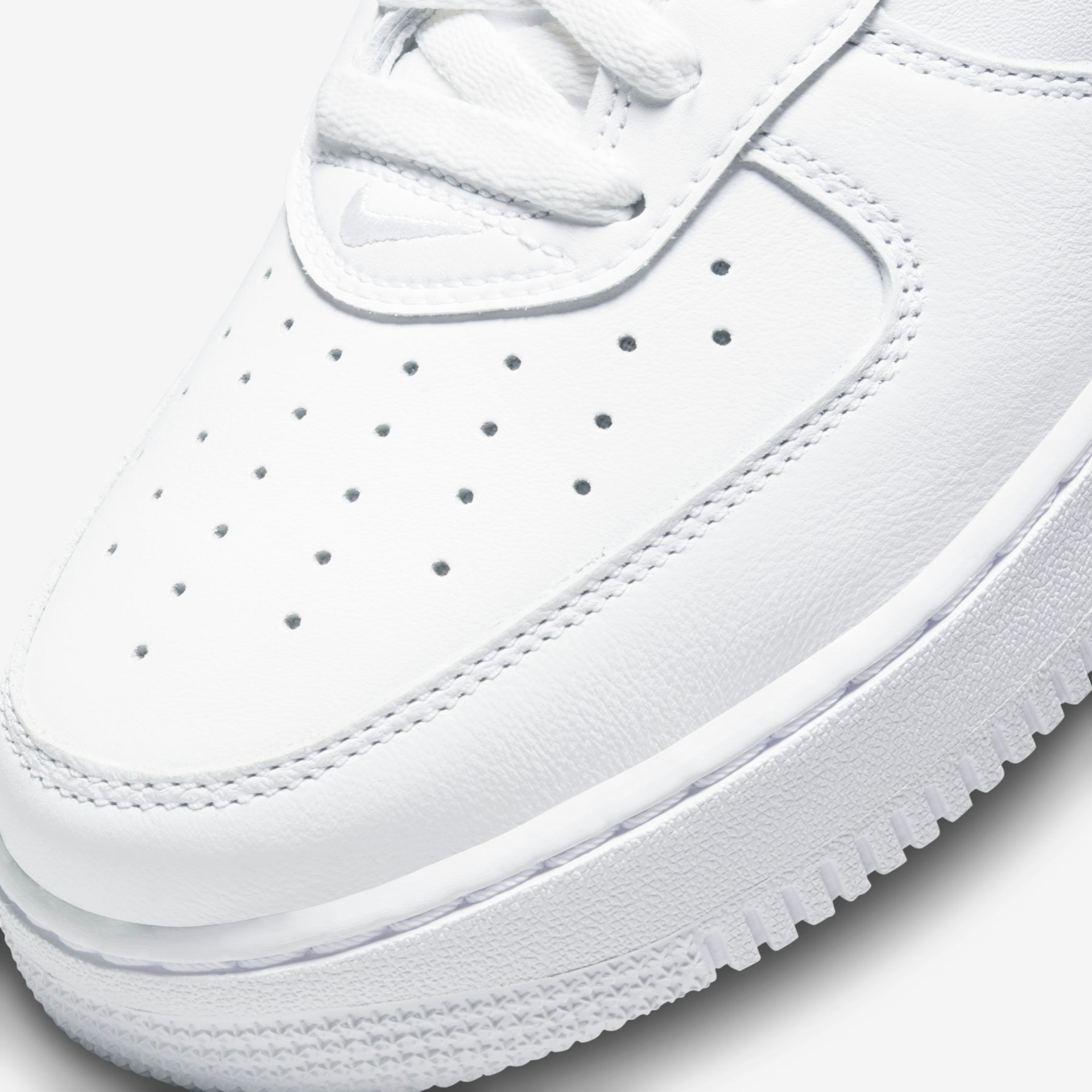 Tênis Nike Air Force 1 Low Retro - Foto 7