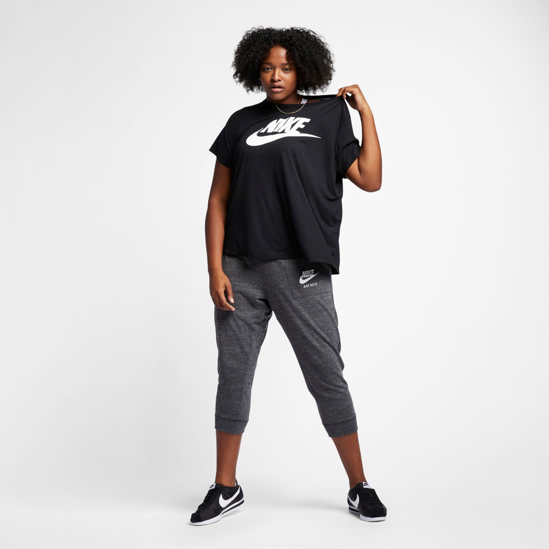 Plus Size - Camiseta Nike Sportswear Essential Feminina - Foto 3