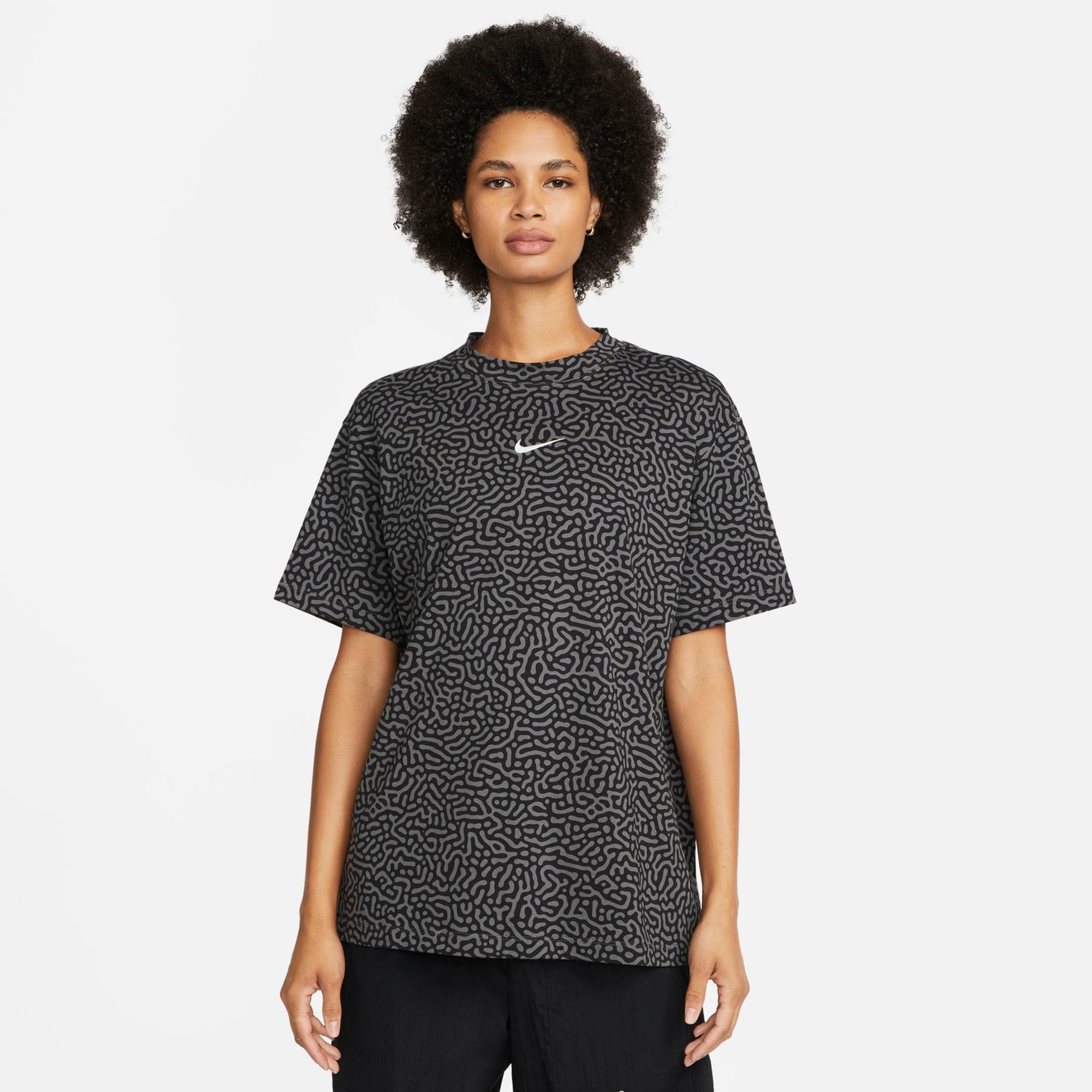 Camiseta Nike Sportswear Feminina - Foto 1