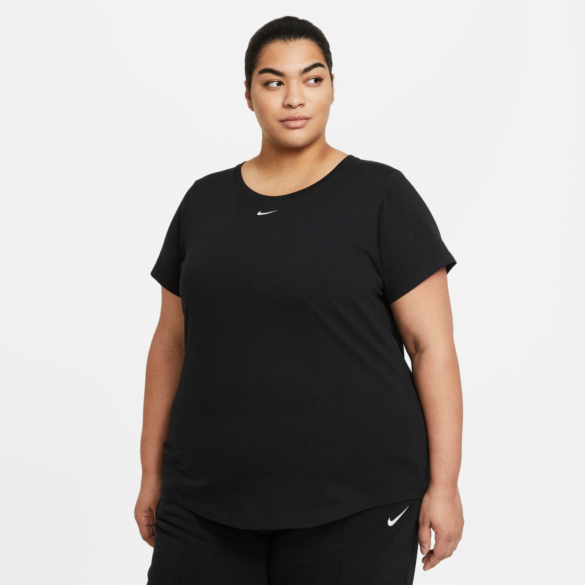 Plus Size - Camiseta Nike Sportswear Feminina - Foto 1