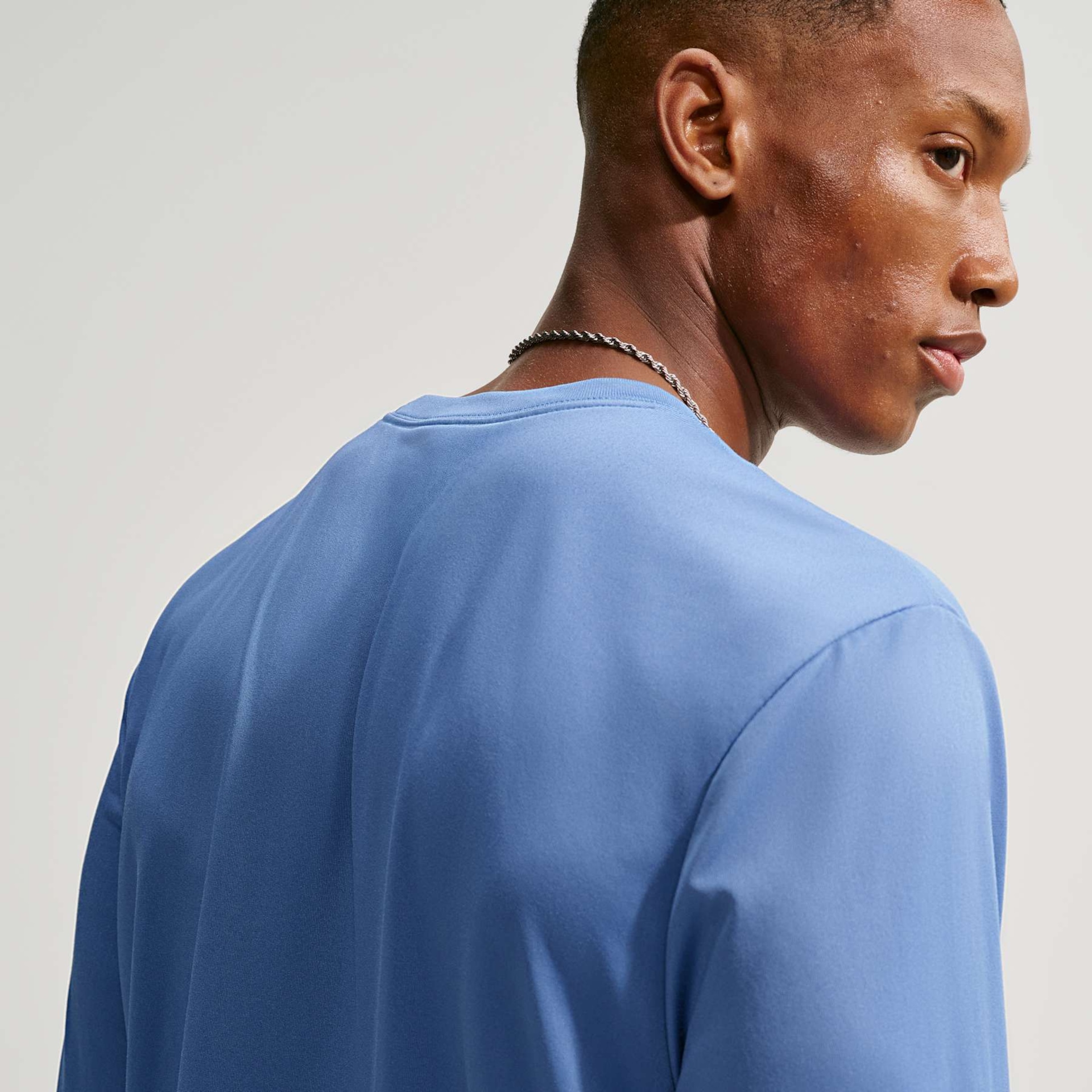 Camiseta Dri-FIT Nike Legend Masculina - Foto 2
