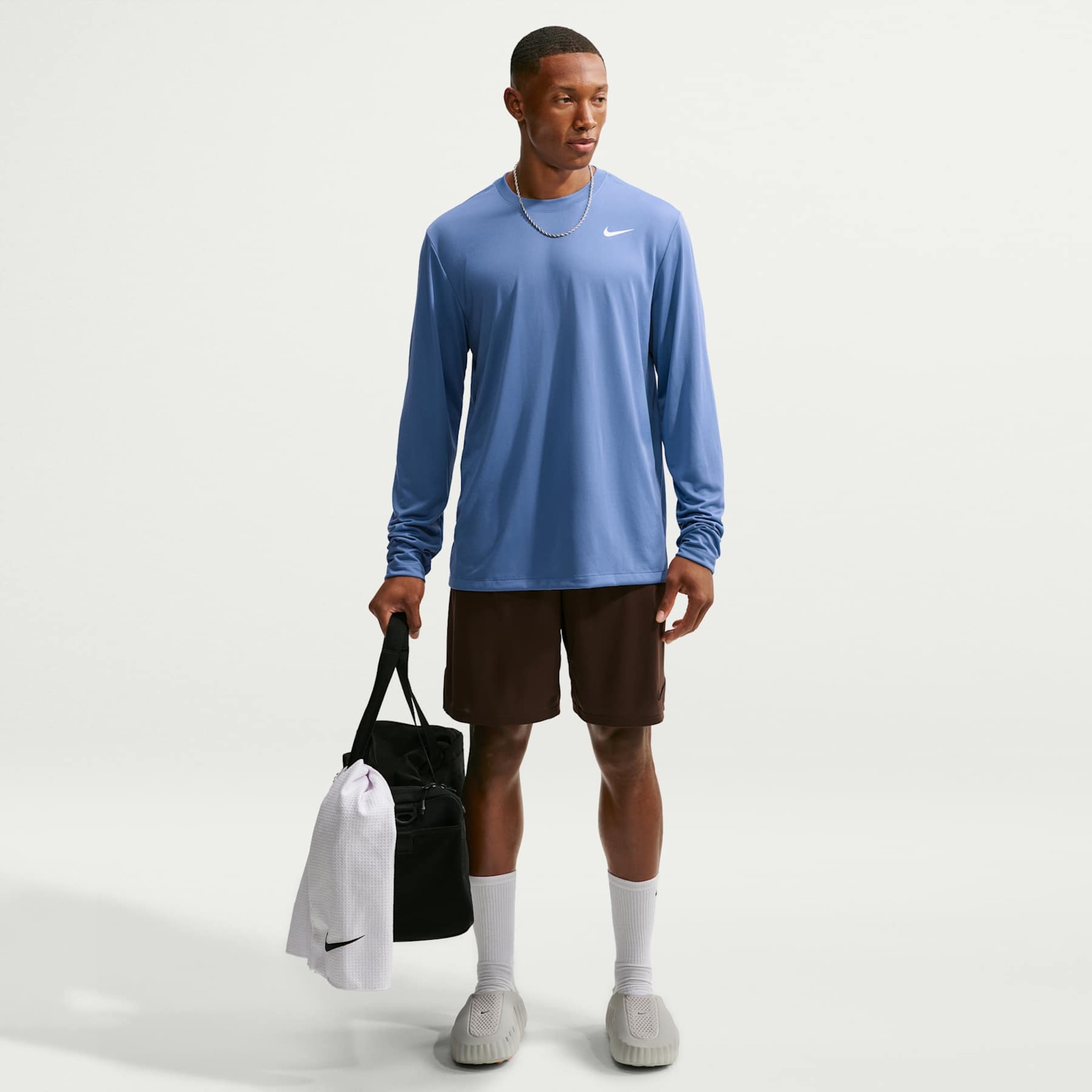 Camiseta Dri-FIT Nike Legend Masculina - Foto 4