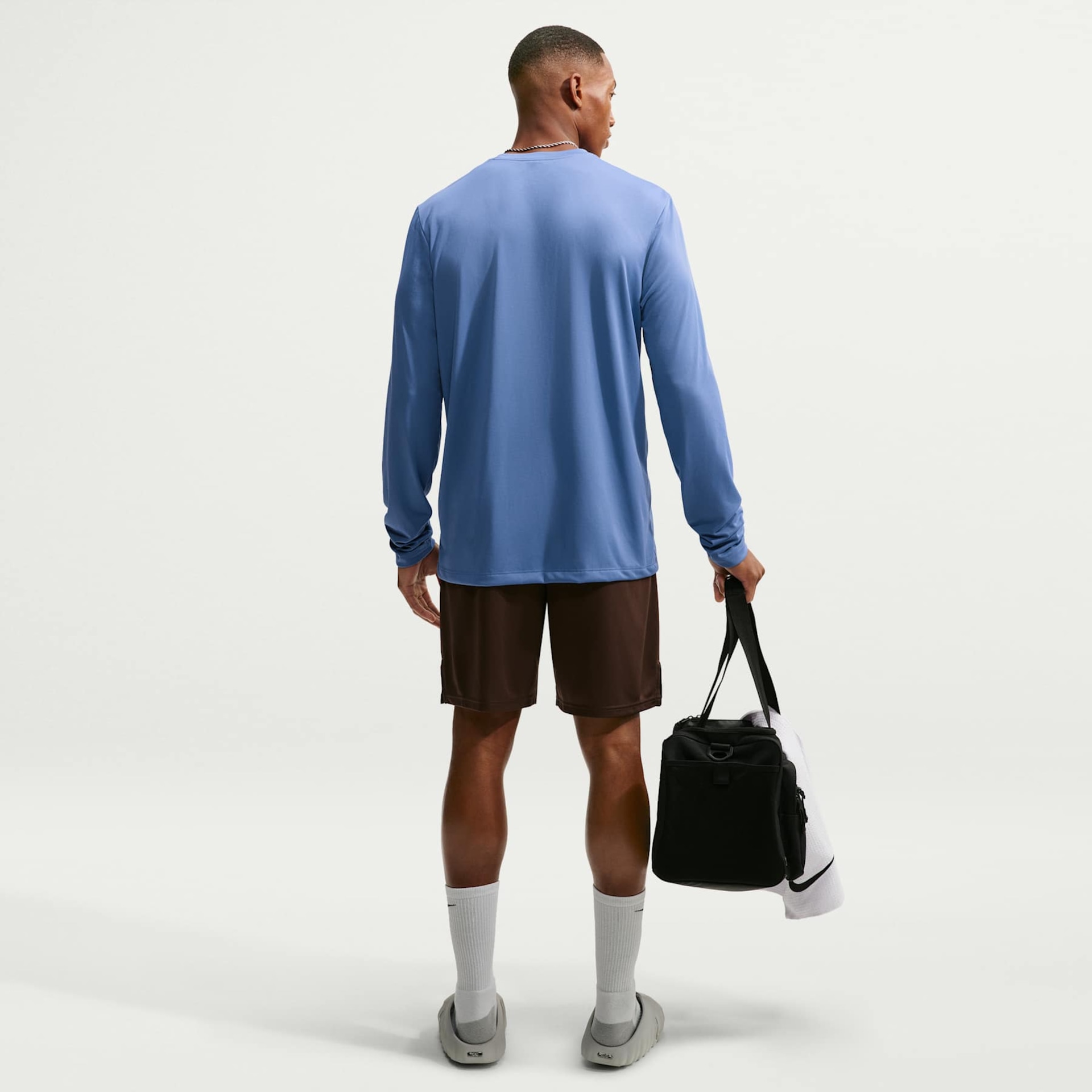 Camiseta Dri-FIT Nike Legend Masculina - Foto 5