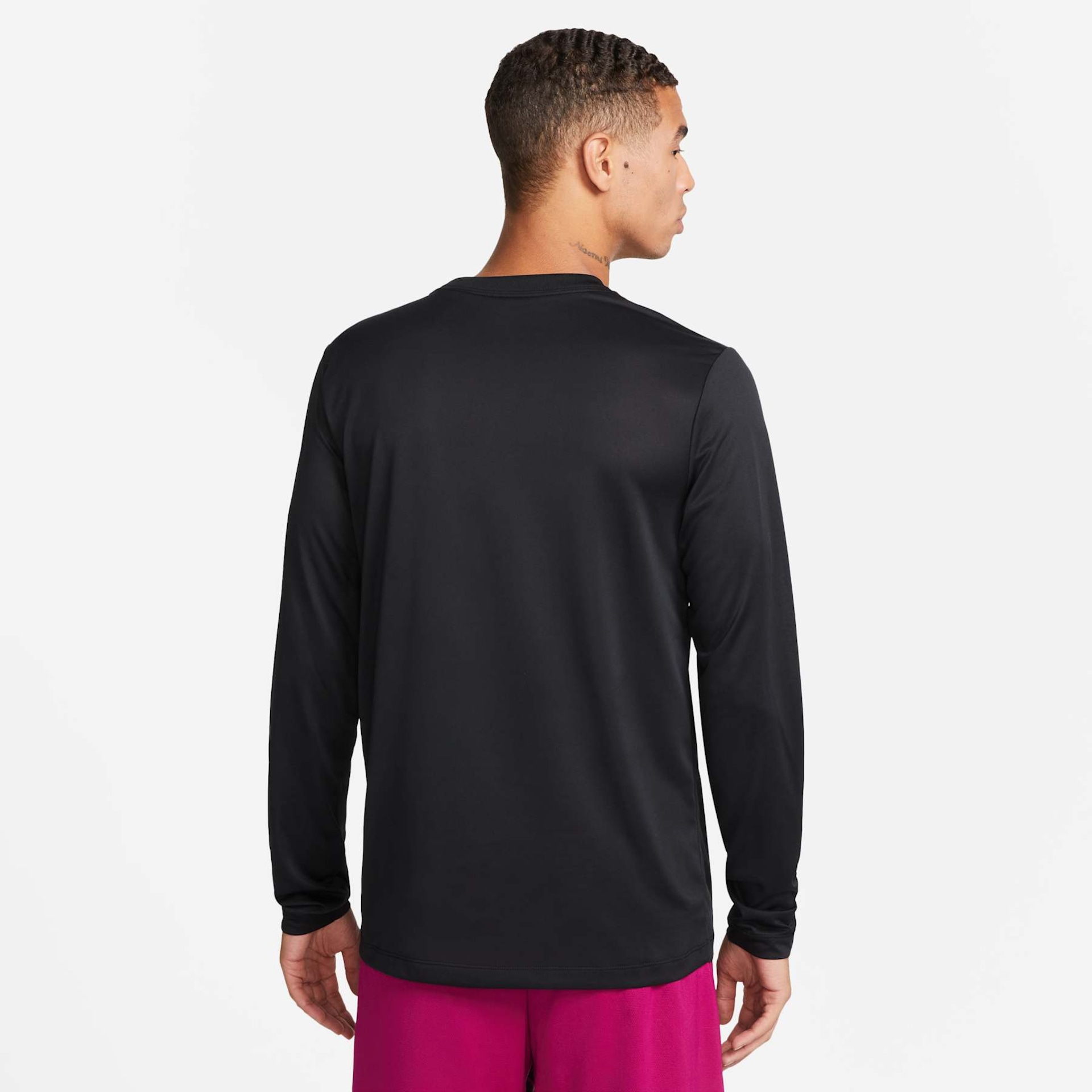 Camiseta Dri-FIT Nike Legend Masculina - Foto 2