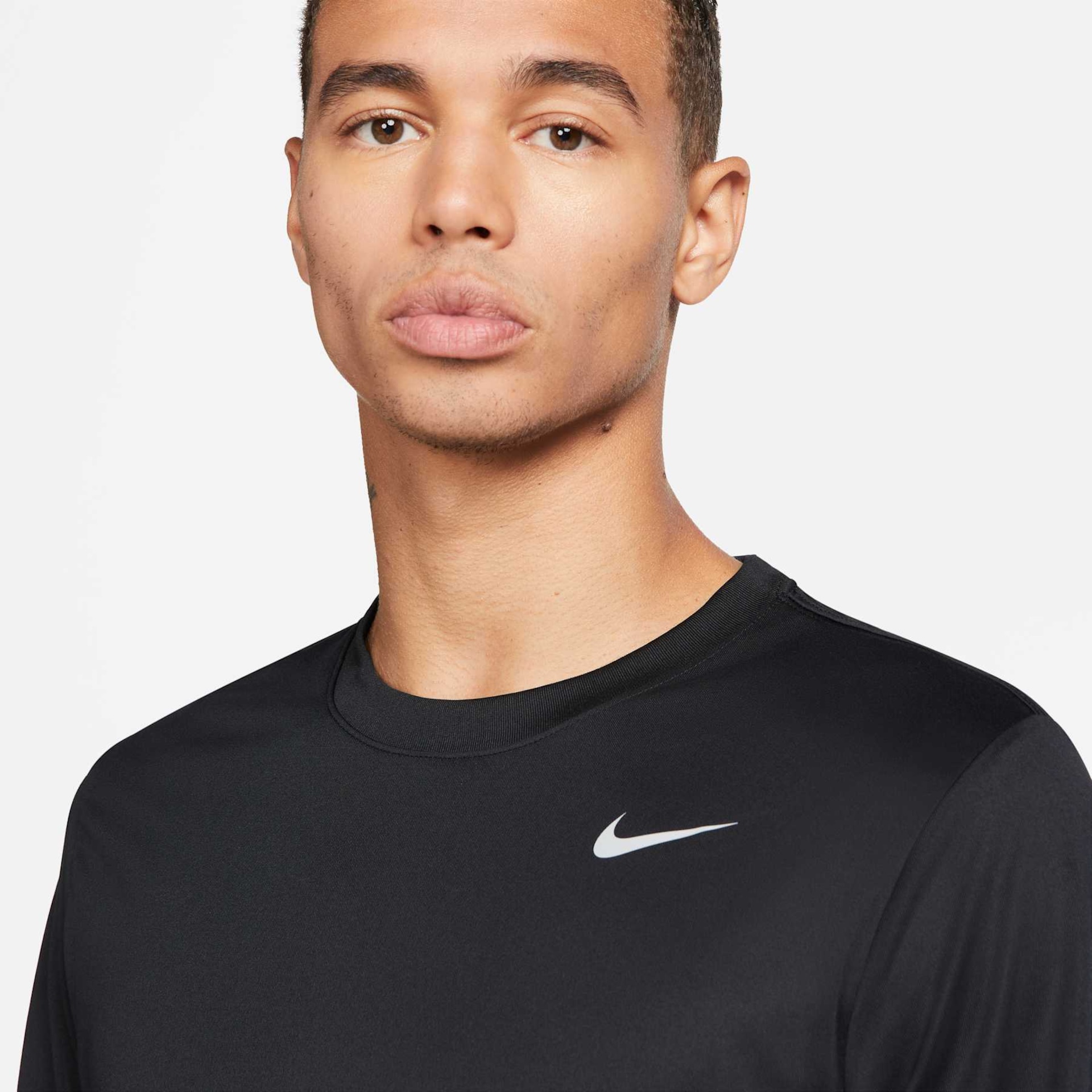 Camiseta Dri-FIT Nike Legend Masculina - Foto 3