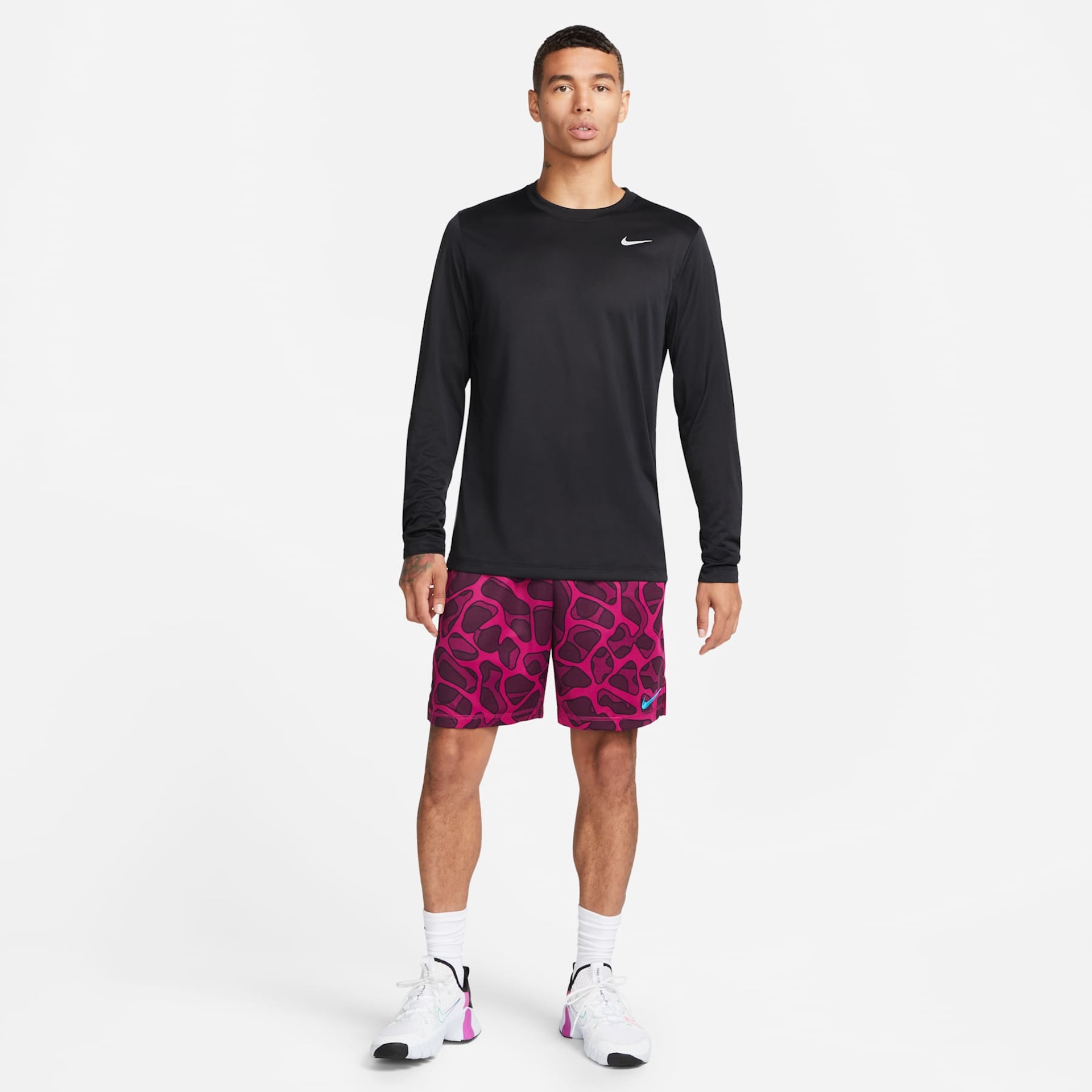 Camiseta Dri-FIT Nike Legend Masculina - Foto 4