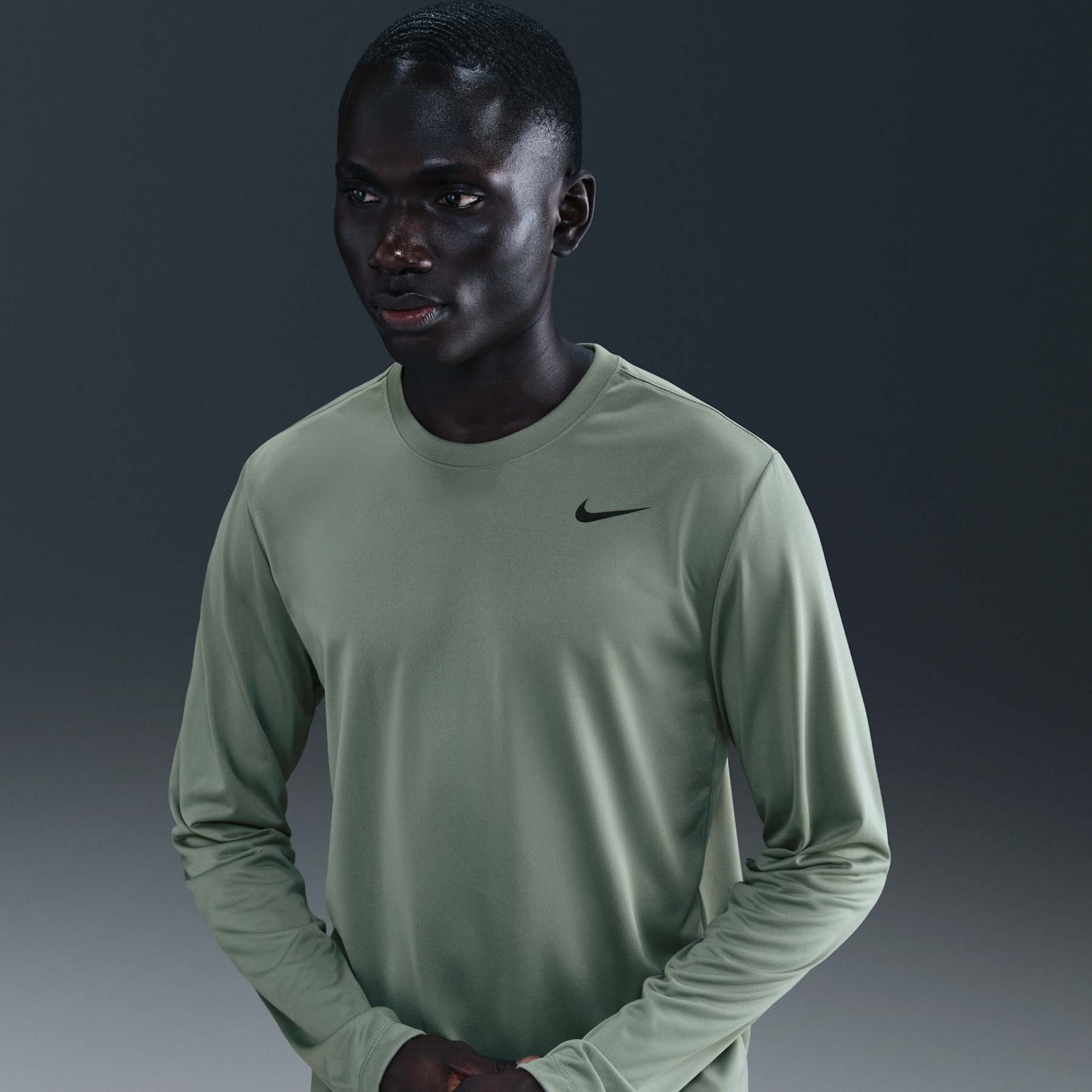 Camiseta Nike Dri-FIT Legend Masculina - Foto 1