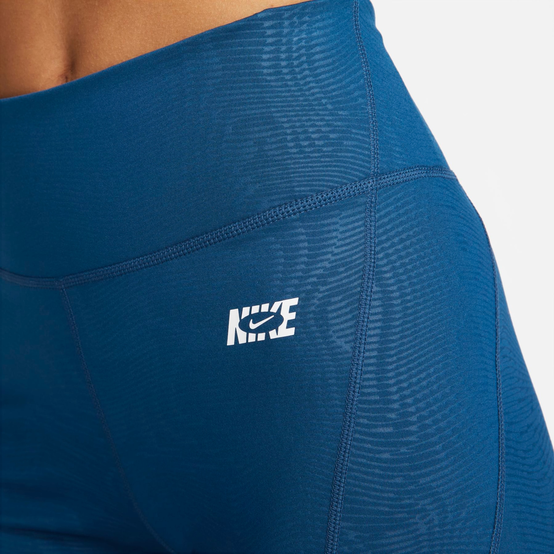 Shorts Nike Dri-FIT One Icon Clash Feminino - Foto 4