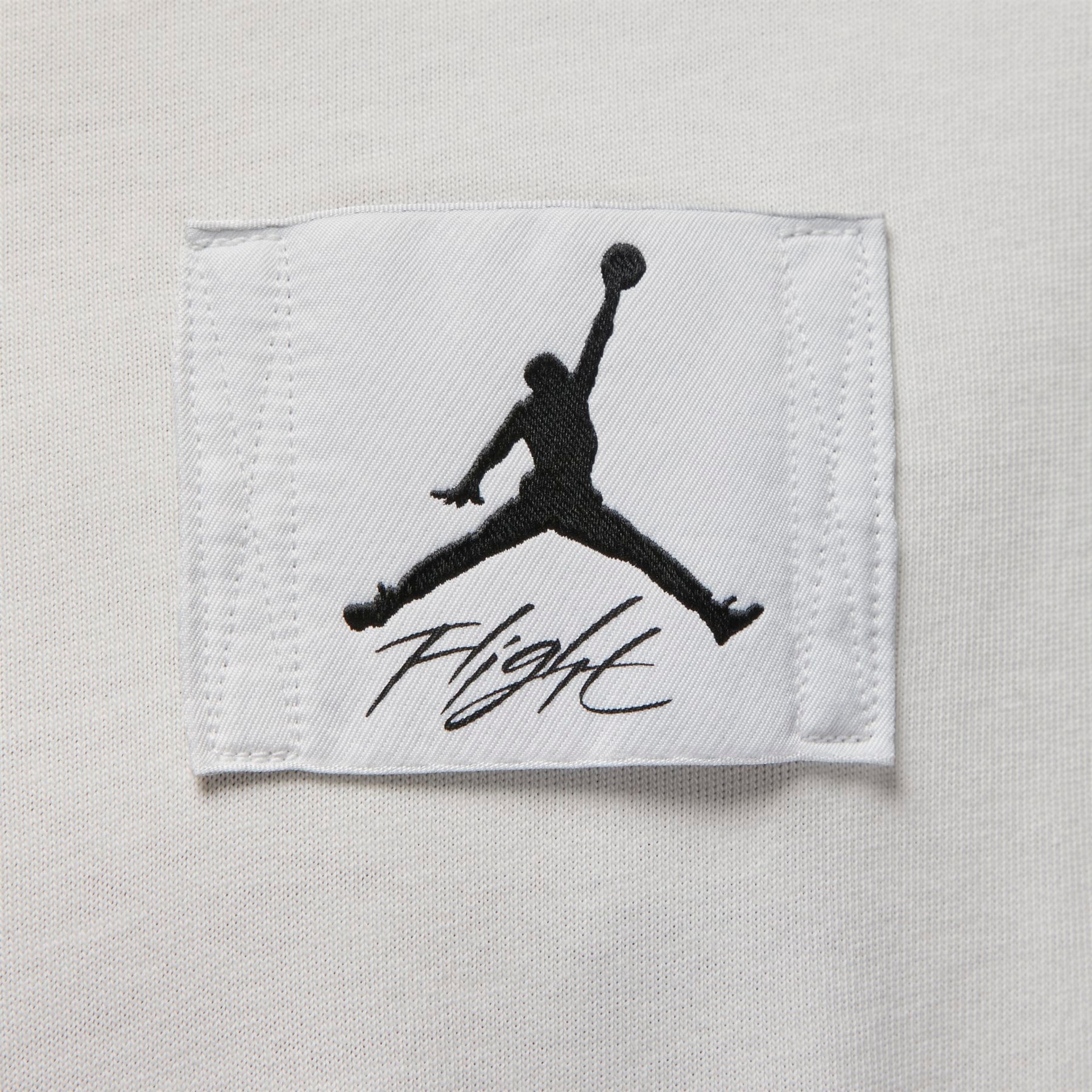 Camiseta Jordan Flight Essential Crew Masculina - Foto 4