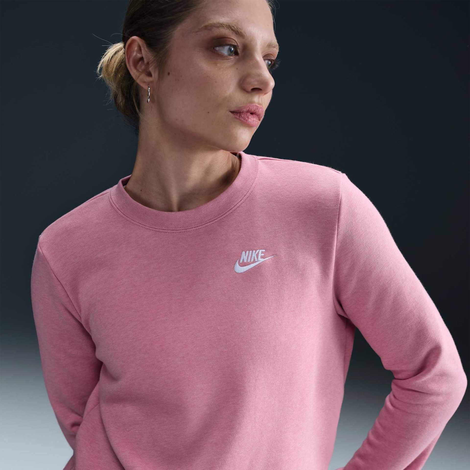 Blusão Nike Sportswear Club Fleece Crew Feminino - Foto 1