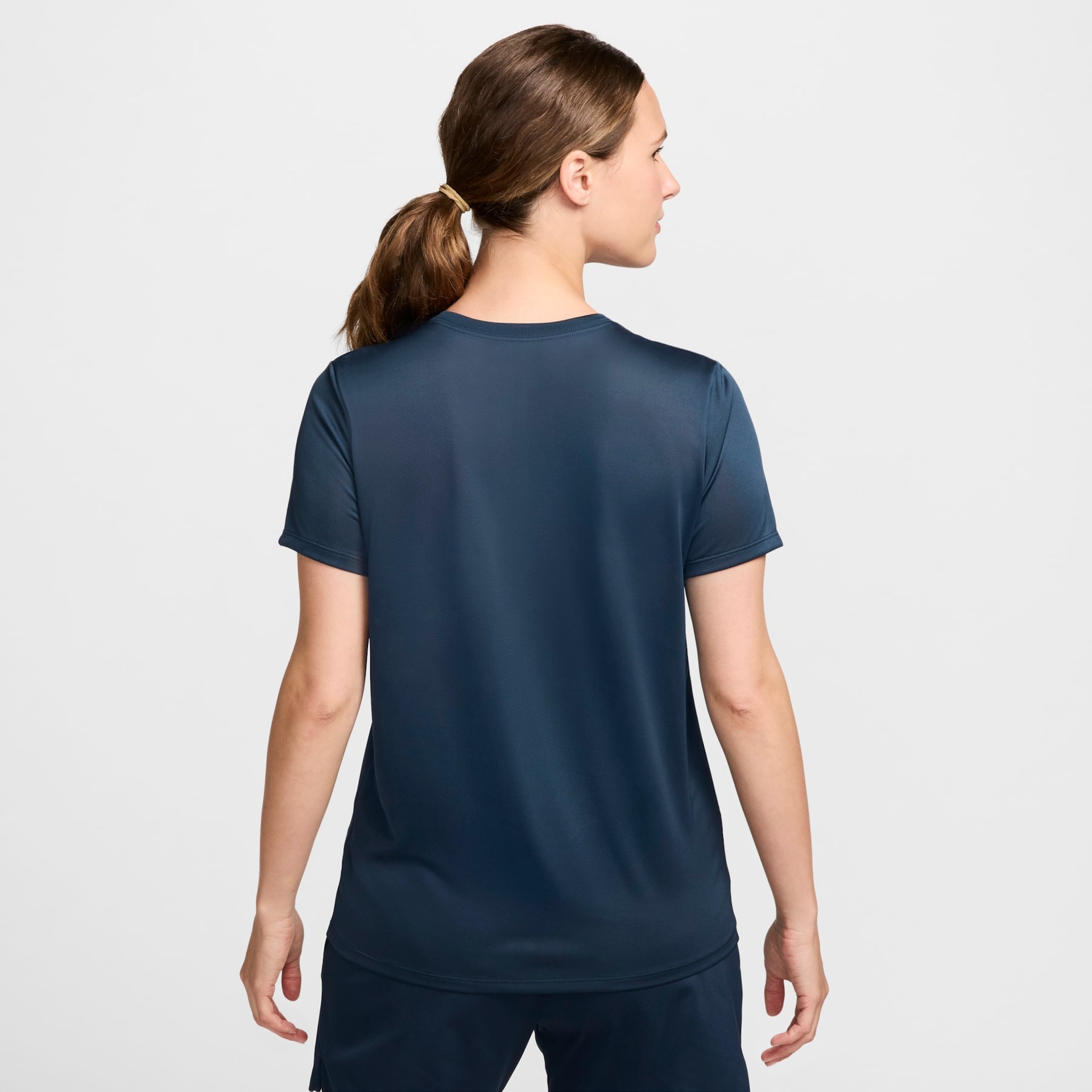 Camiseta Nike Dri-FIT Feminina - Foto 4