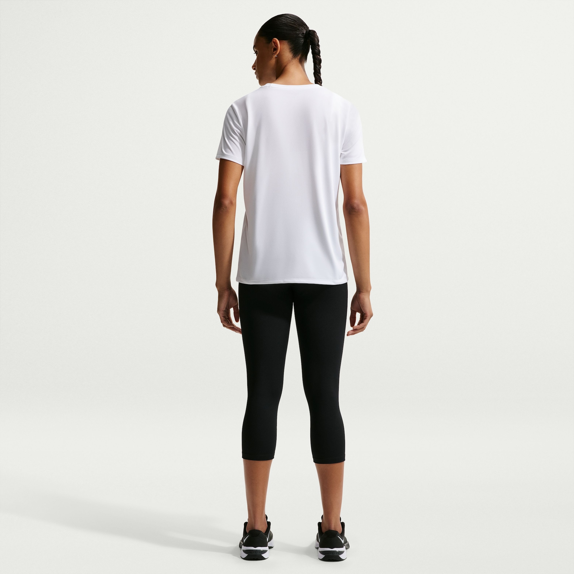 Camiseta Nike Dri-FIT Feminina - Foto 5
