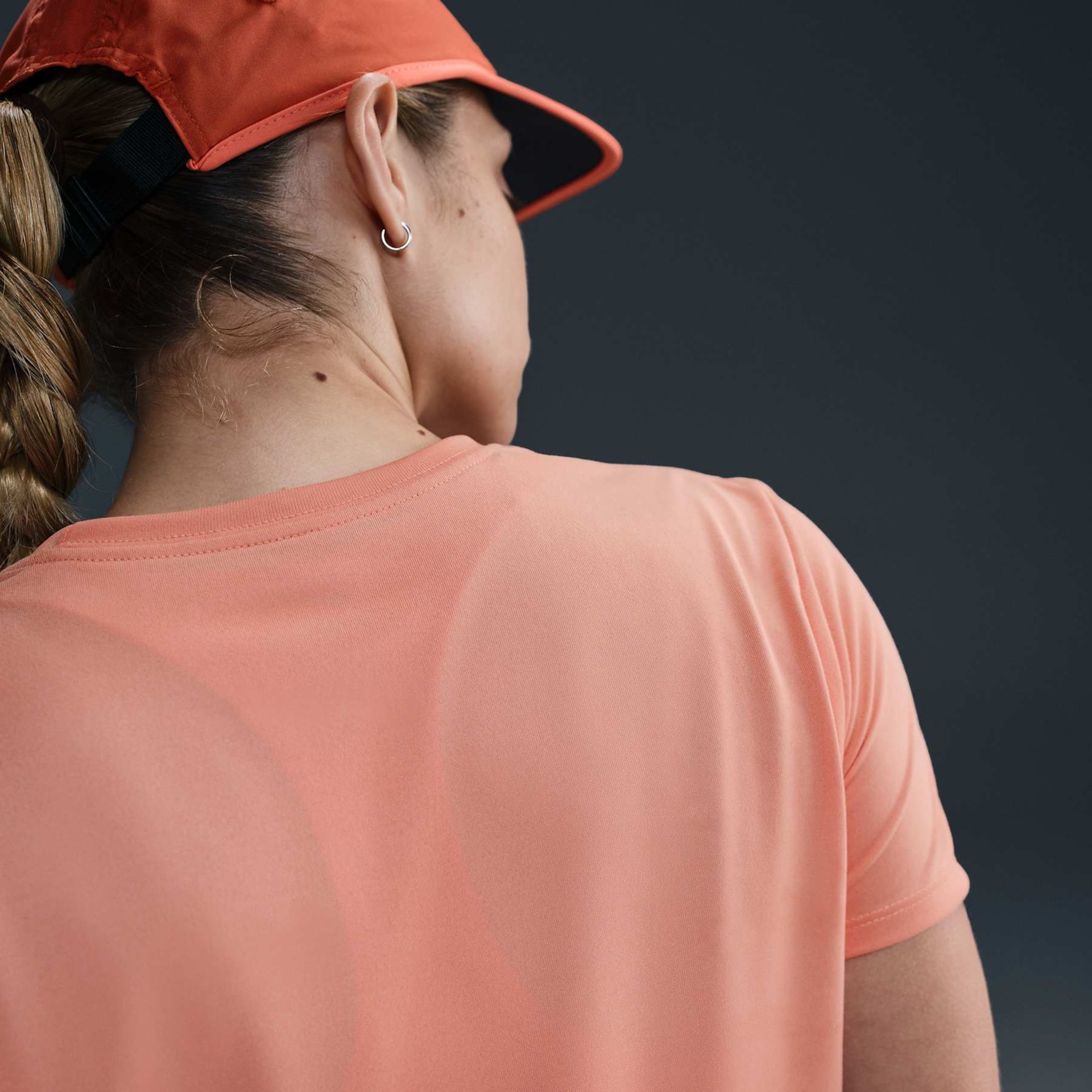 Camiseta Nike Dri-FIT Feminina - Foto 2