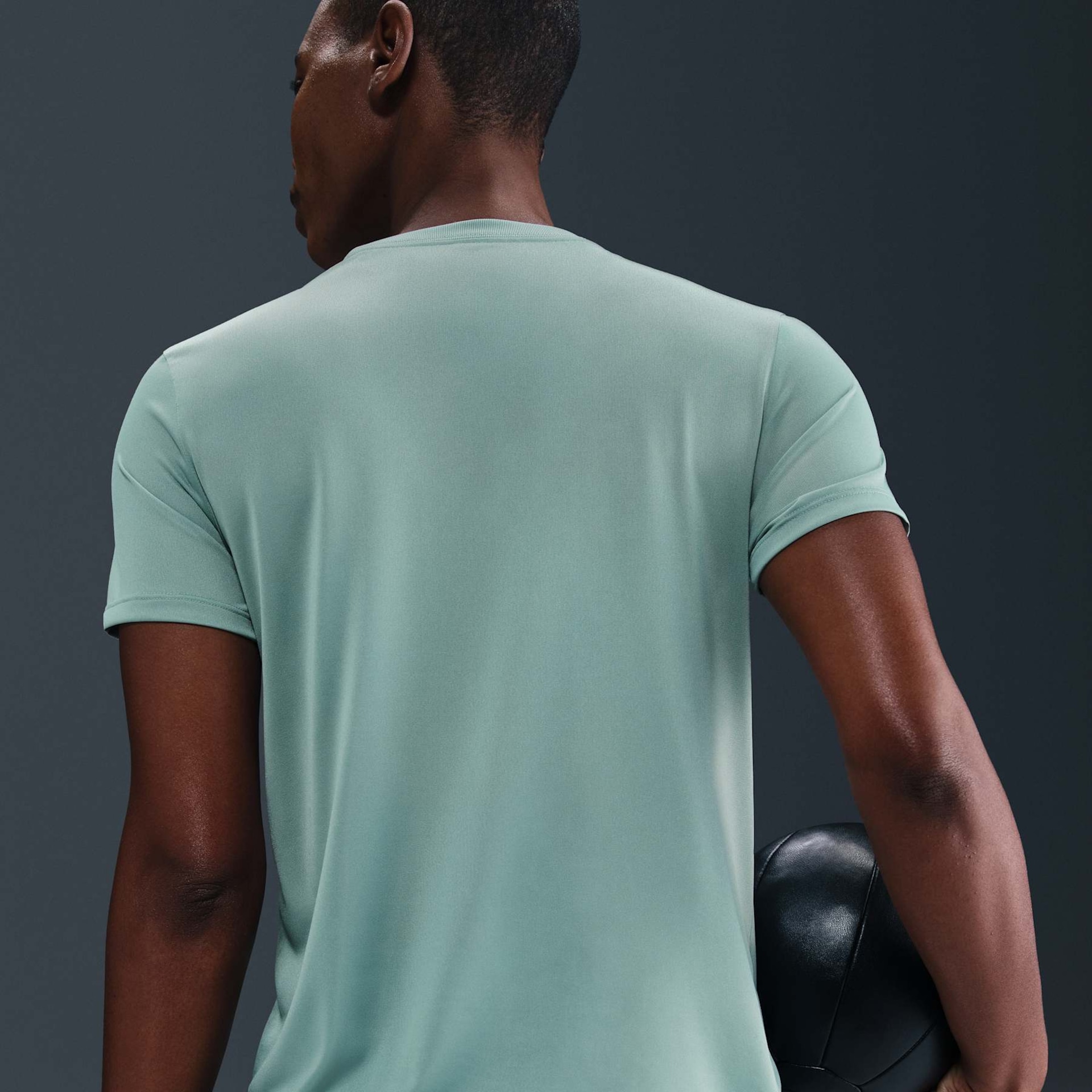 Camiseta Nike Dri-FIT Feminina - Foto 2