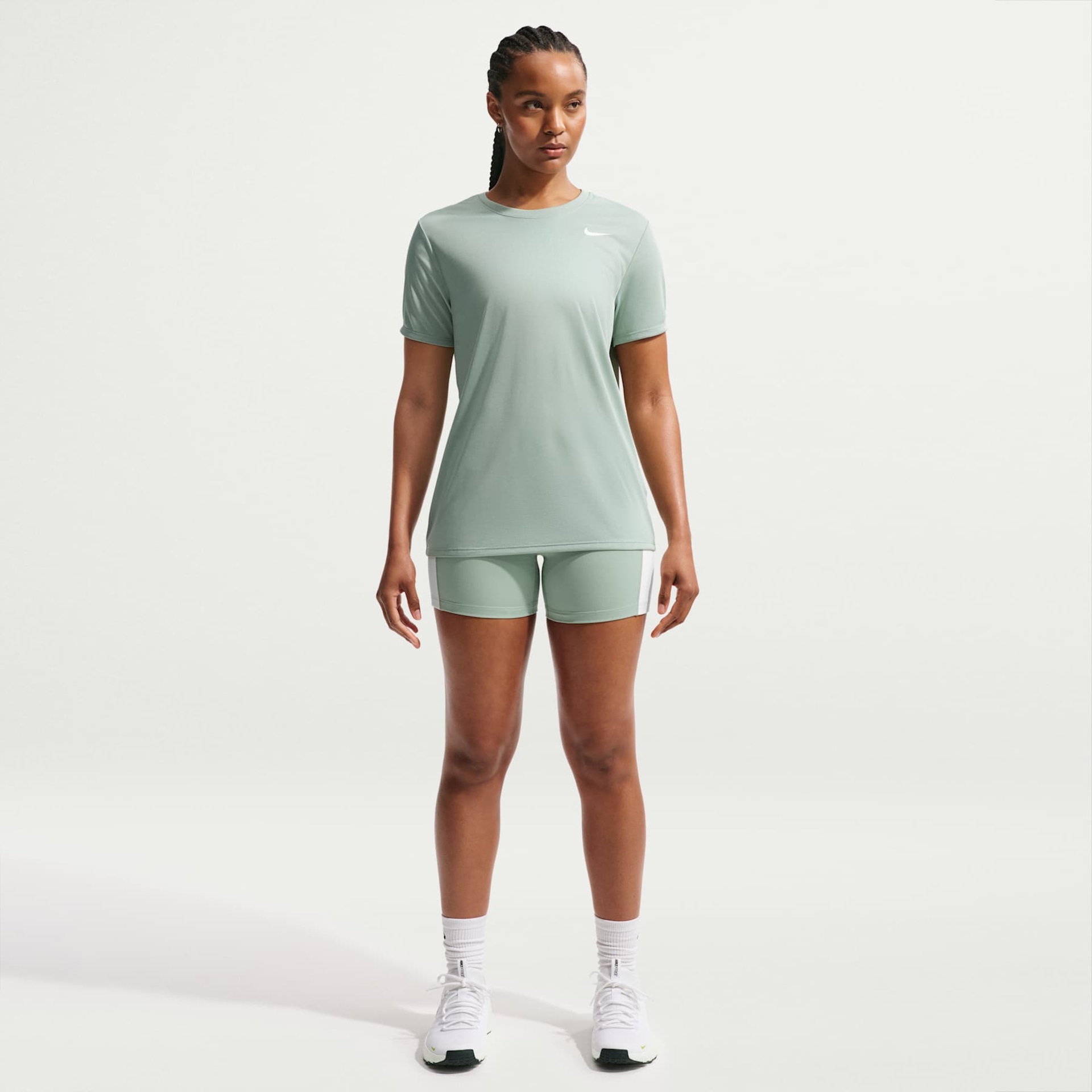 Camiseta Nike Dri-FIT Feminina - Foto 4