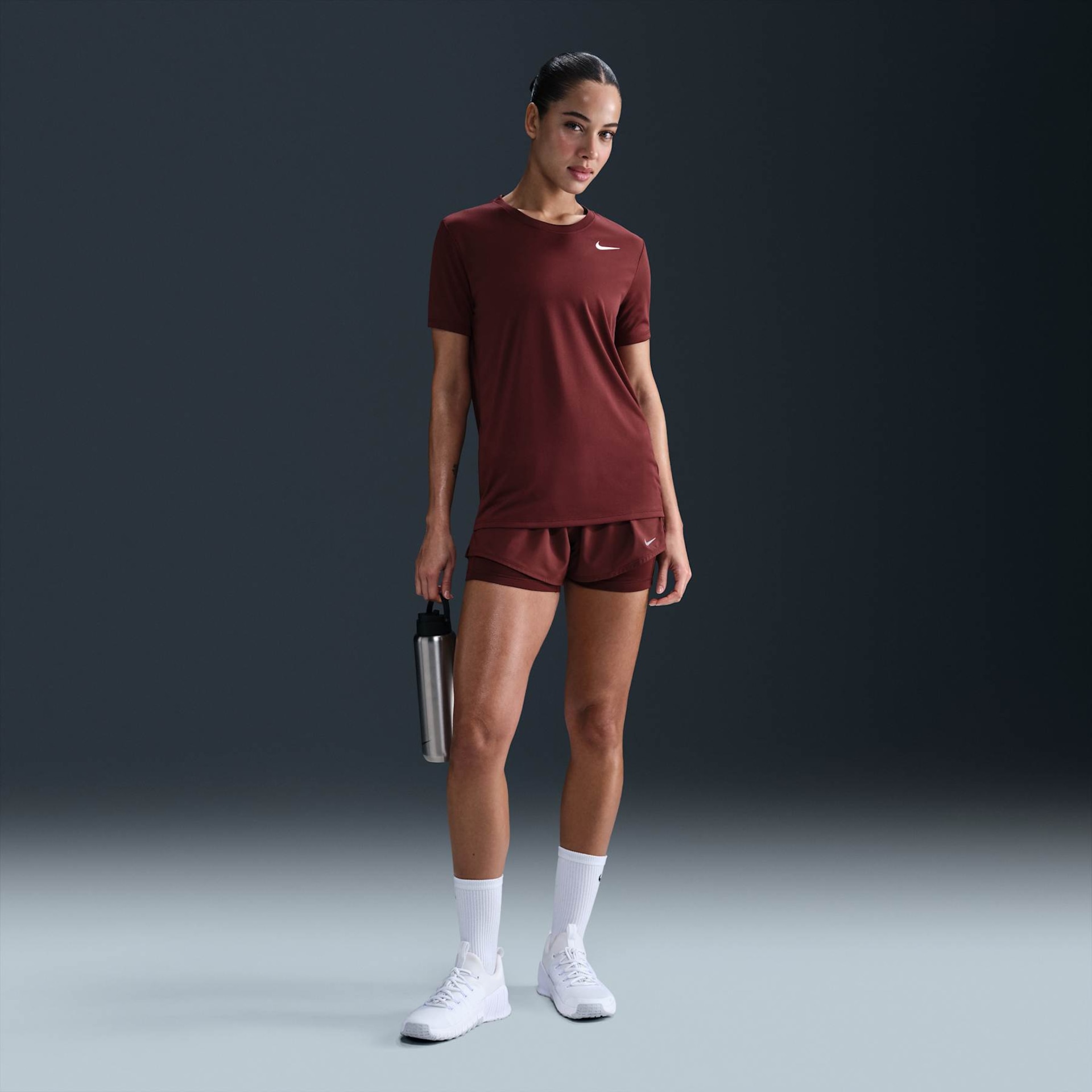 Camiseta Nike Dri-FIT Feminina - Foto 4